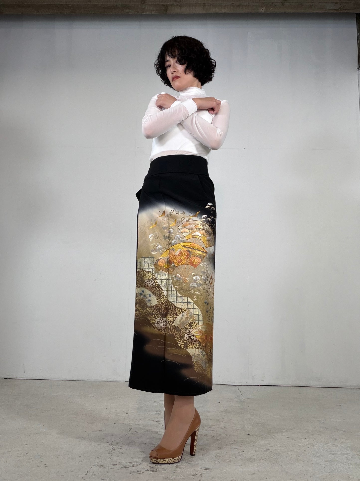 REIWA NIBUSHIKI KIMONO upcycled from Japanese kimono “kurotome, NIB003”