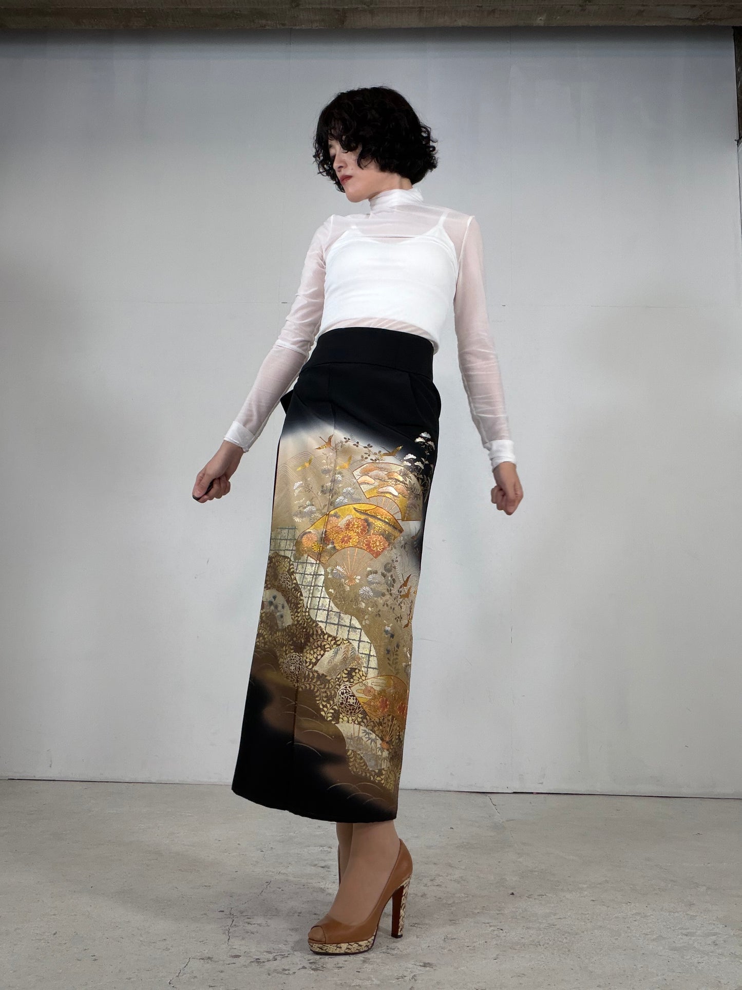 REIWA NIBUSHIKI KIMONO upcycled from Japanese kimono “kurotome, NIB003”