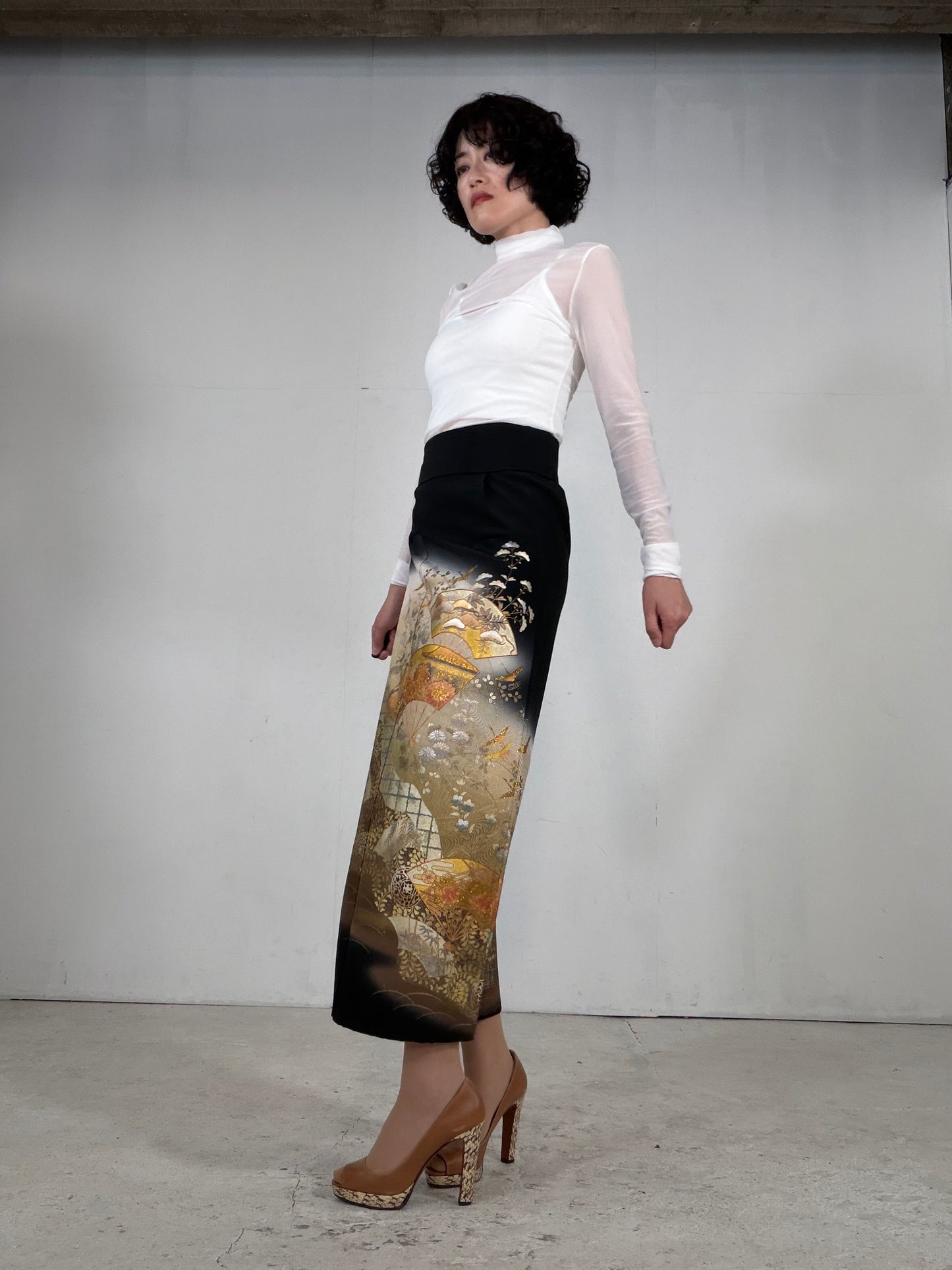 REIWA NIBUSHIKI KIMONO upcycled from Japanese kimono “kurotome, NIB003”