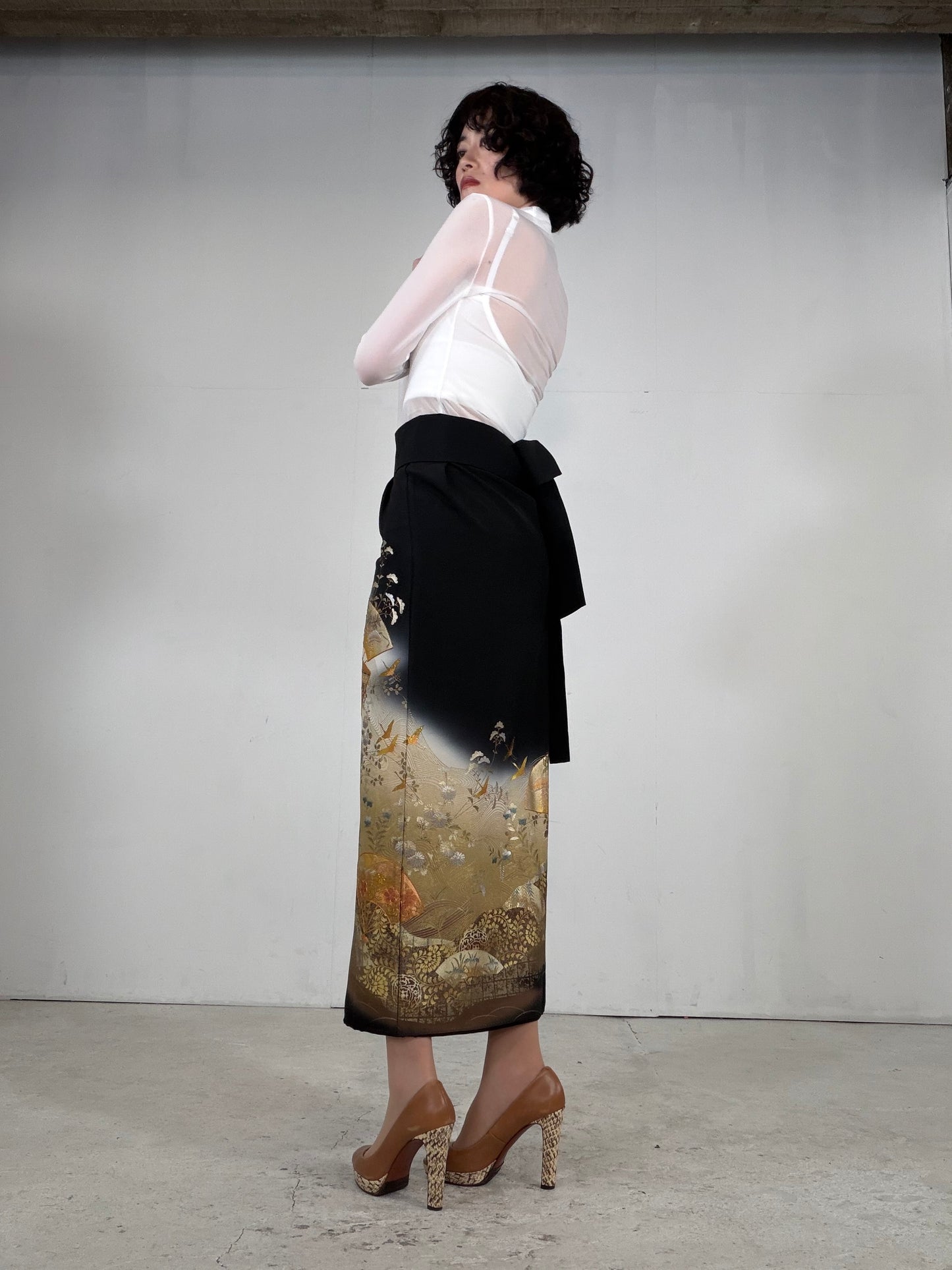 REIWA NIBUSHIKI KIMONO upcycled from Japanese kimono “kurotome, NIB003”
