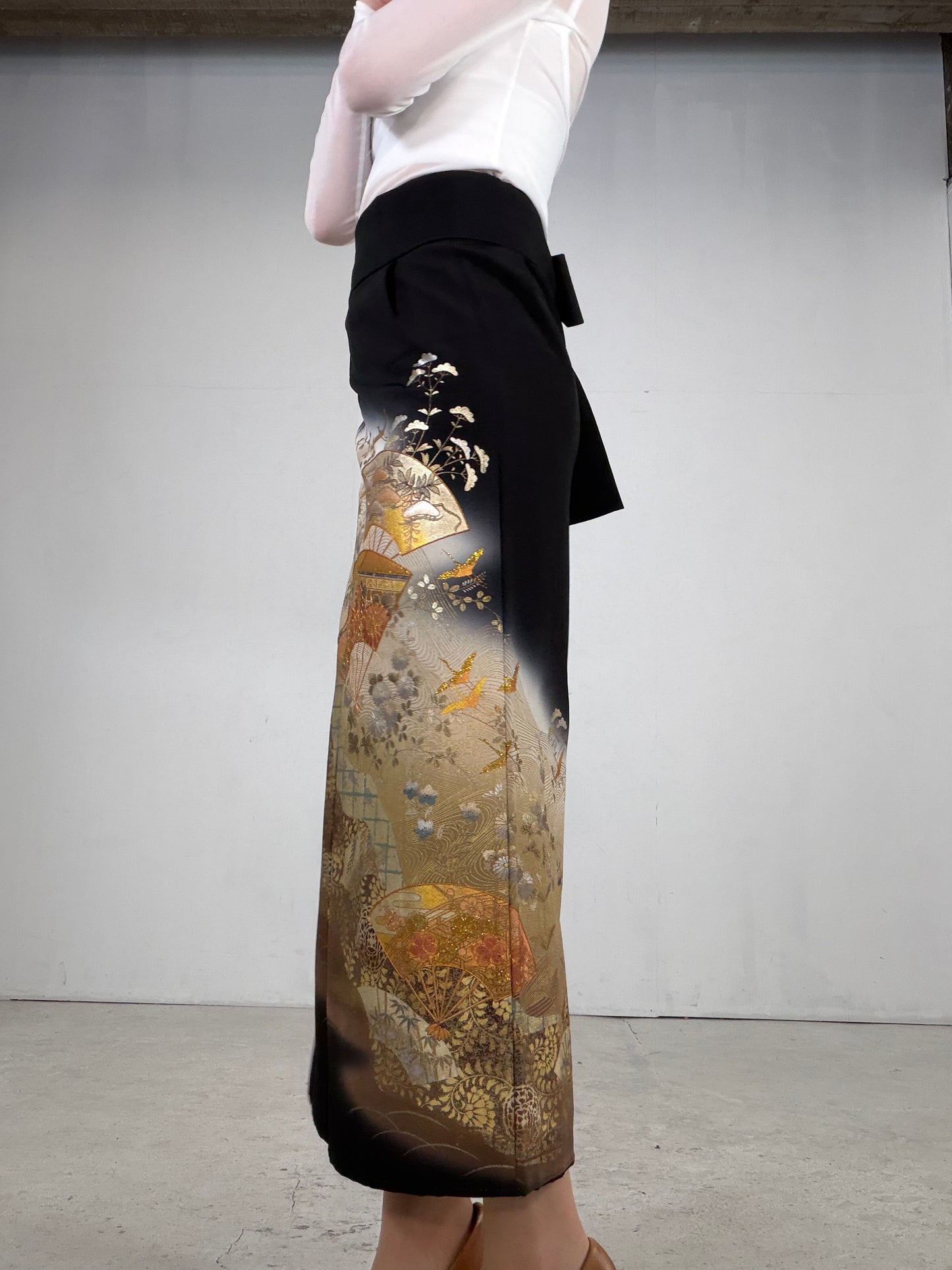 REIWA NIBUSHIKI KIMONO upcycled from Japanese kimono “kurotome, NIB003”