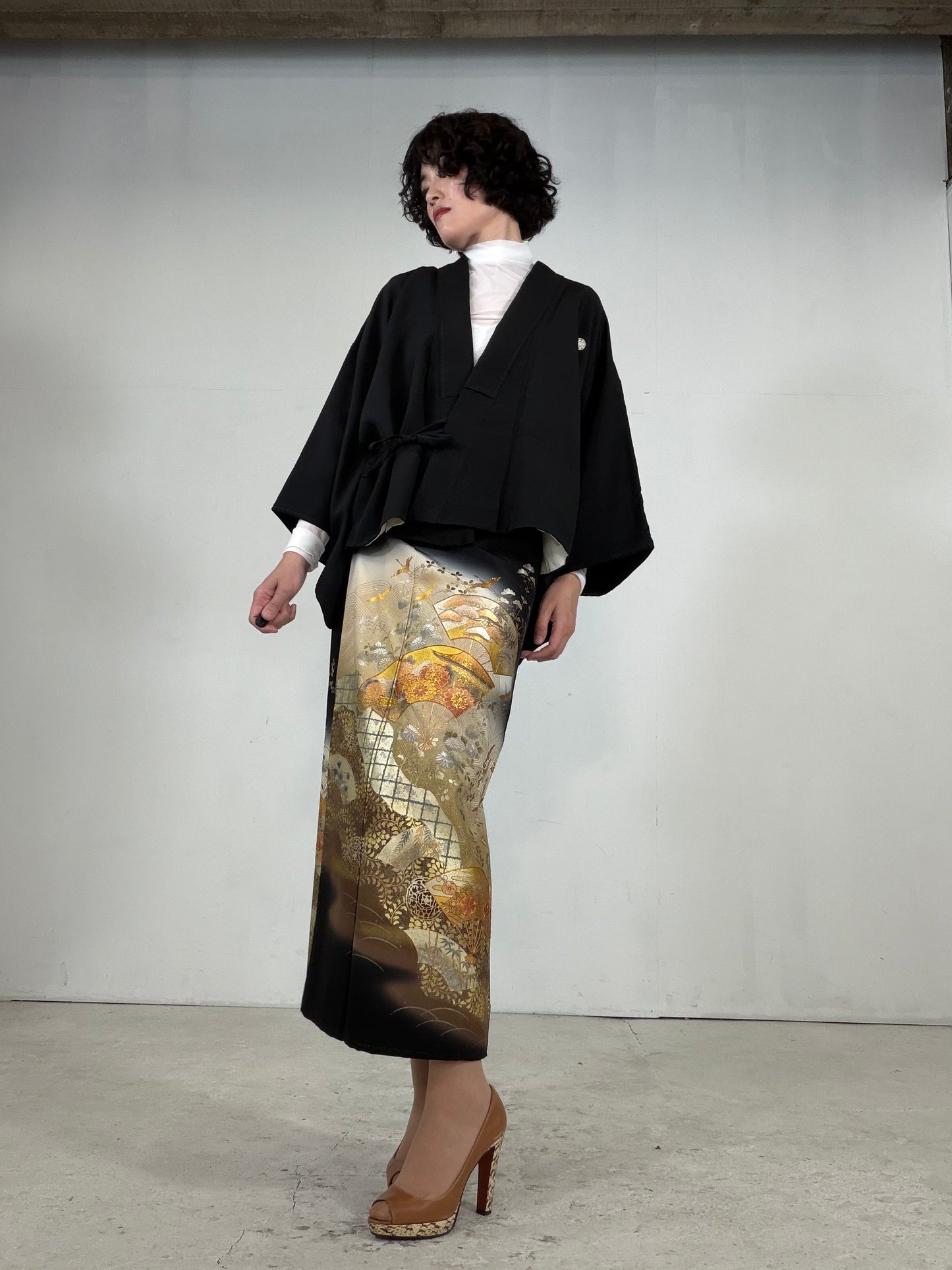 REIWA NIBUSHIKI KIMONO upcycled from Japanese kimono “kurotome, NIB003”