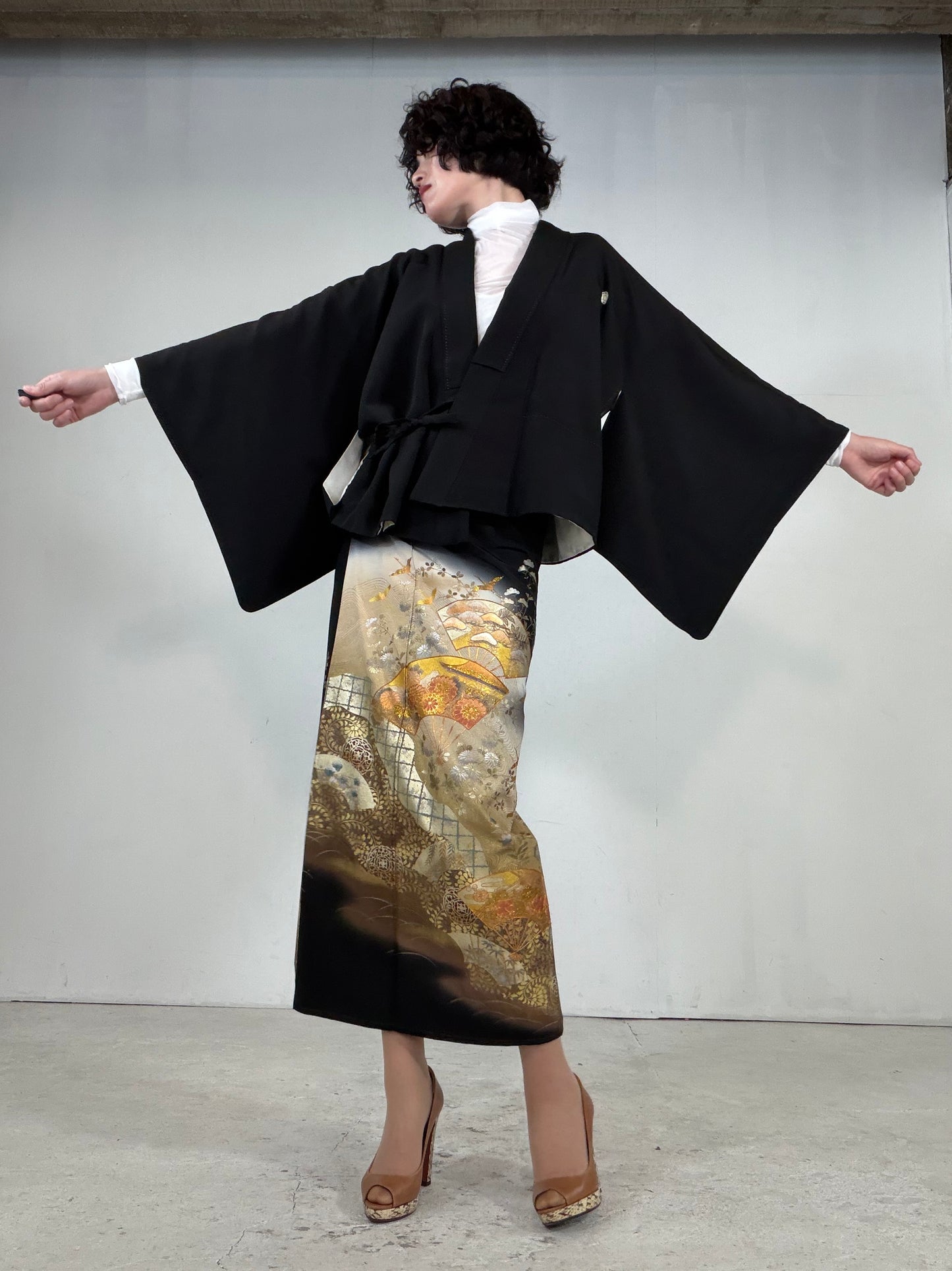 REIWA NIBUSHIKI KIMONO upcycled from Japanese kimono “kurotome, NIB003”