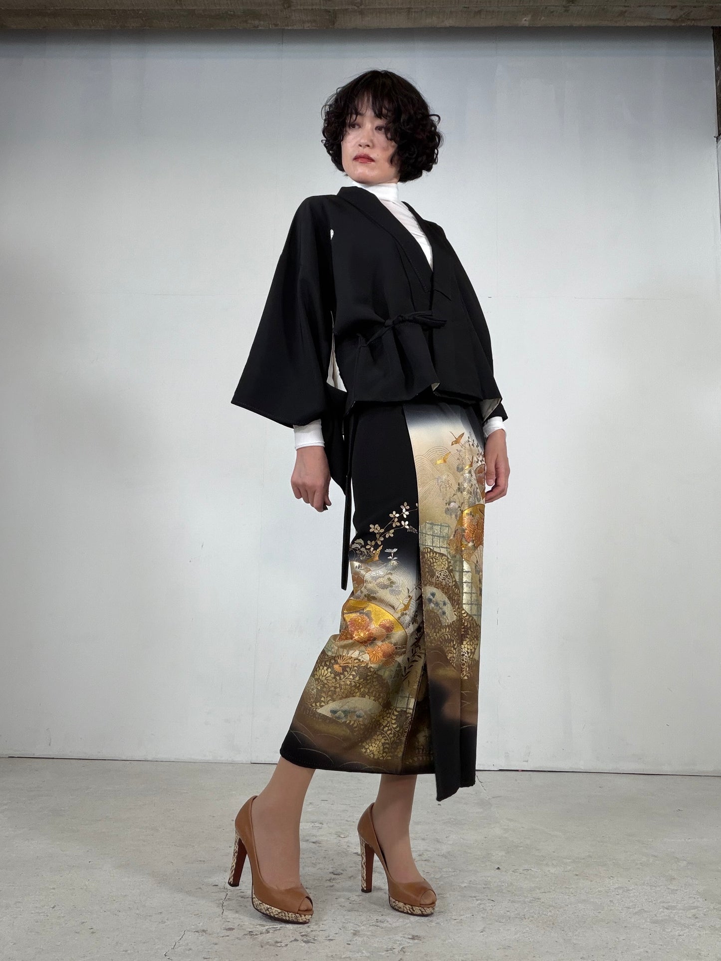 REIWA NIBUSHIKI KIMONO upcycled from Japanese kimono “kurotome, NIB003”