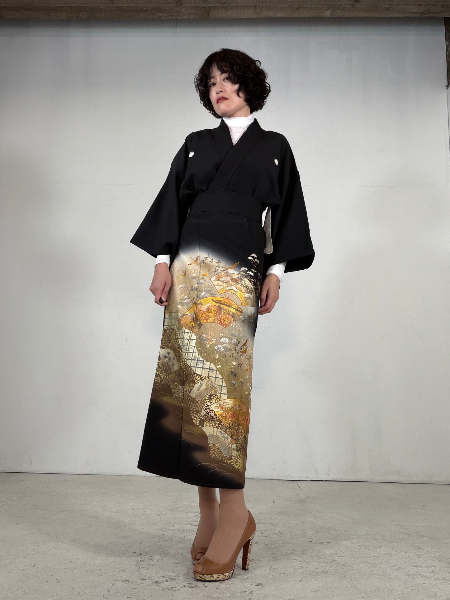 REIWA NIBUSHIKI KIMONO upcycled from Japanese kimono “kurotome, NIB003”