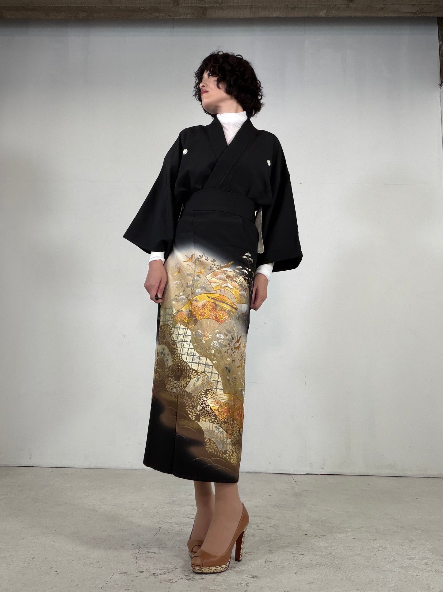 REIWA NIBUSHIKI KIMONO upcycled from Japanese kimono “kurotome, NIB003”
