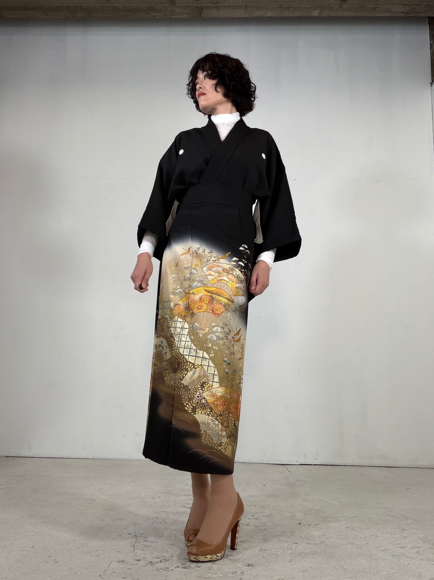 REIWA NIBUSHIKI KIMONO upcycled from Japanese kimono “kurotome, NIB003”