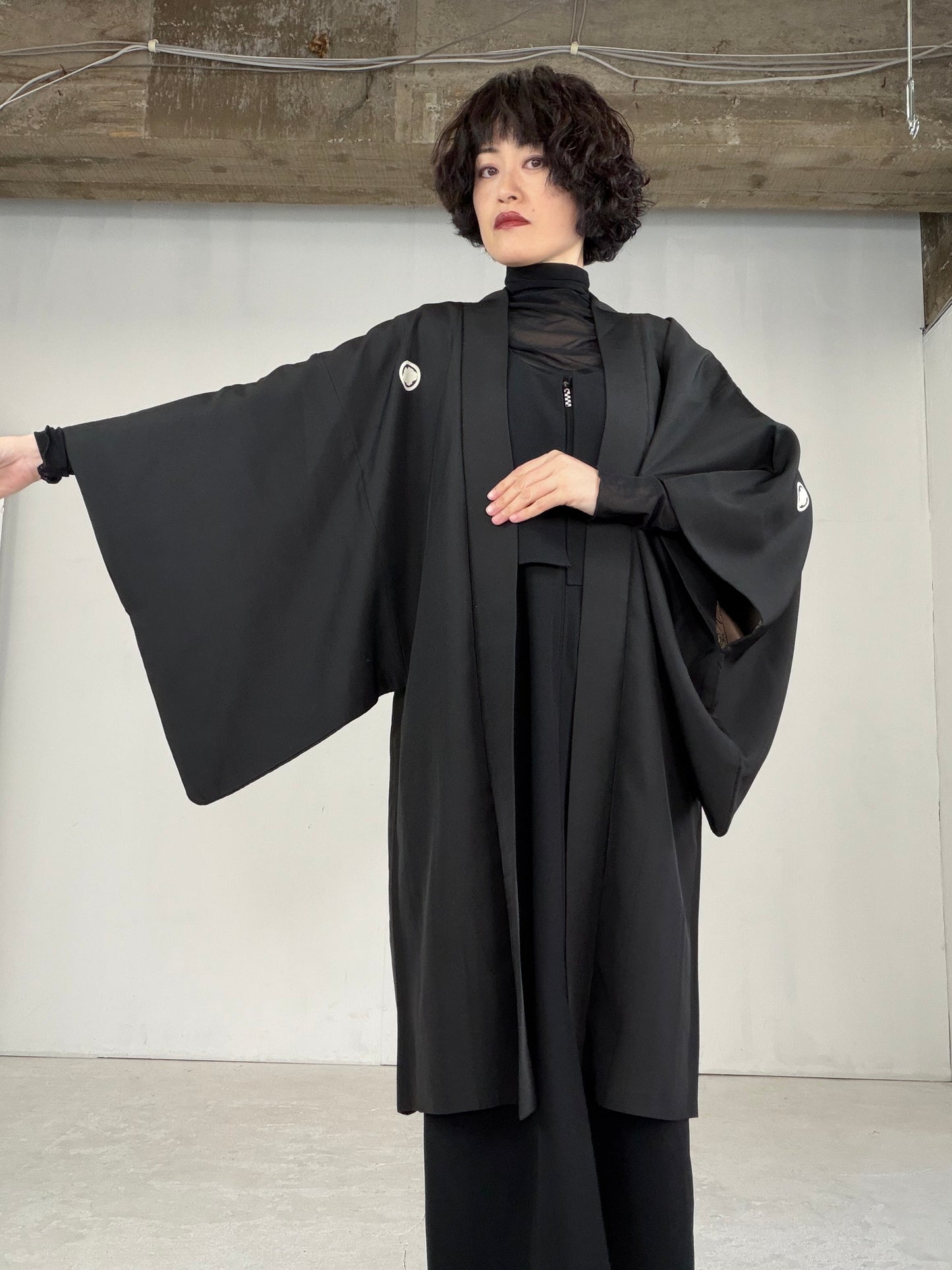 VINTAGE KUROMONTSUKI HAORI "temple, KUR104"