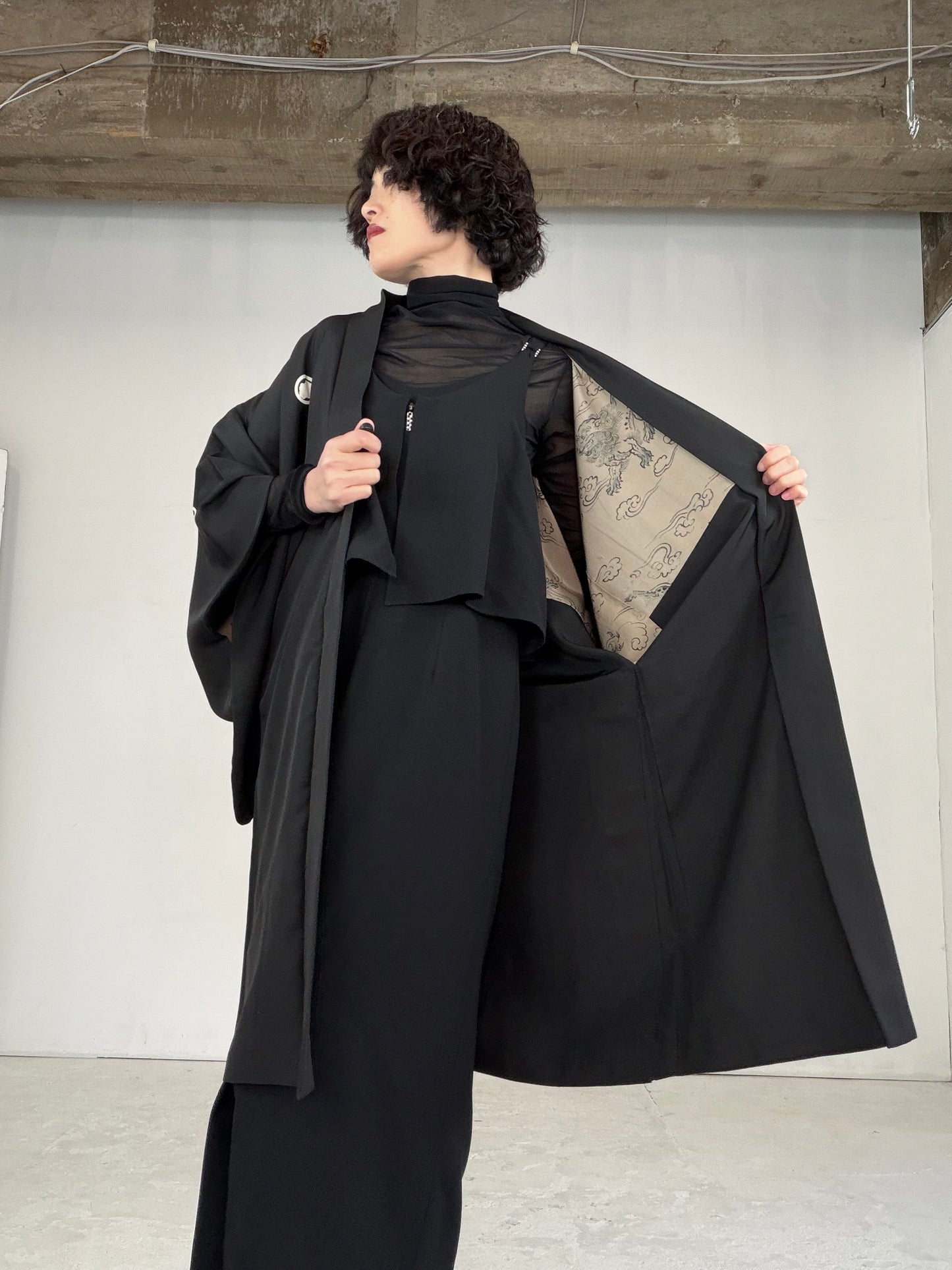 VINTAGE KUROMONTSUKI HAORI "temple, KUR104"