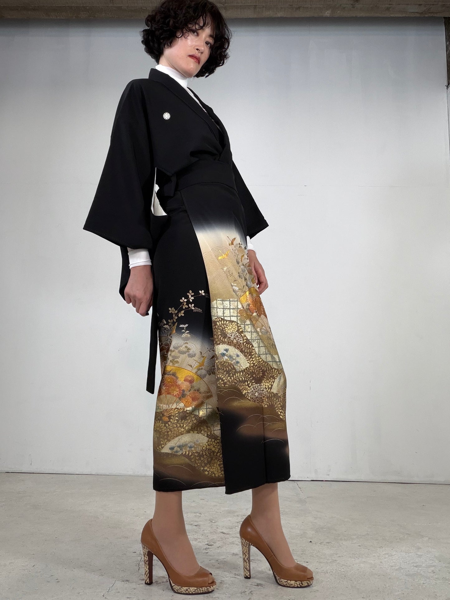 REIWA NIBUSHIKI KIMONO upcycled from Japanese kimono “kurotome, NIB003”