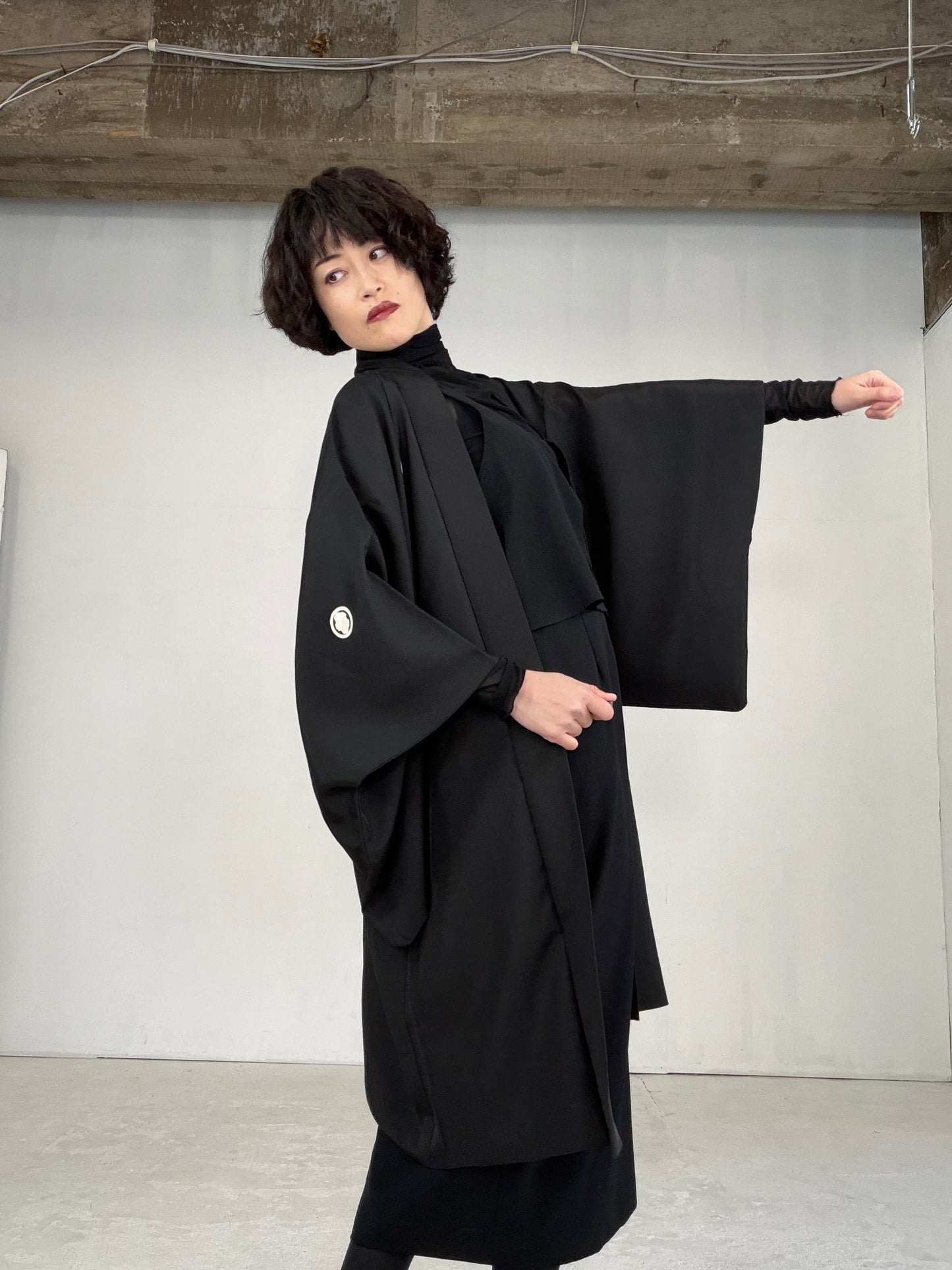 VINTAGE KUROMONTSUKI HAORI "temple, KUR104"