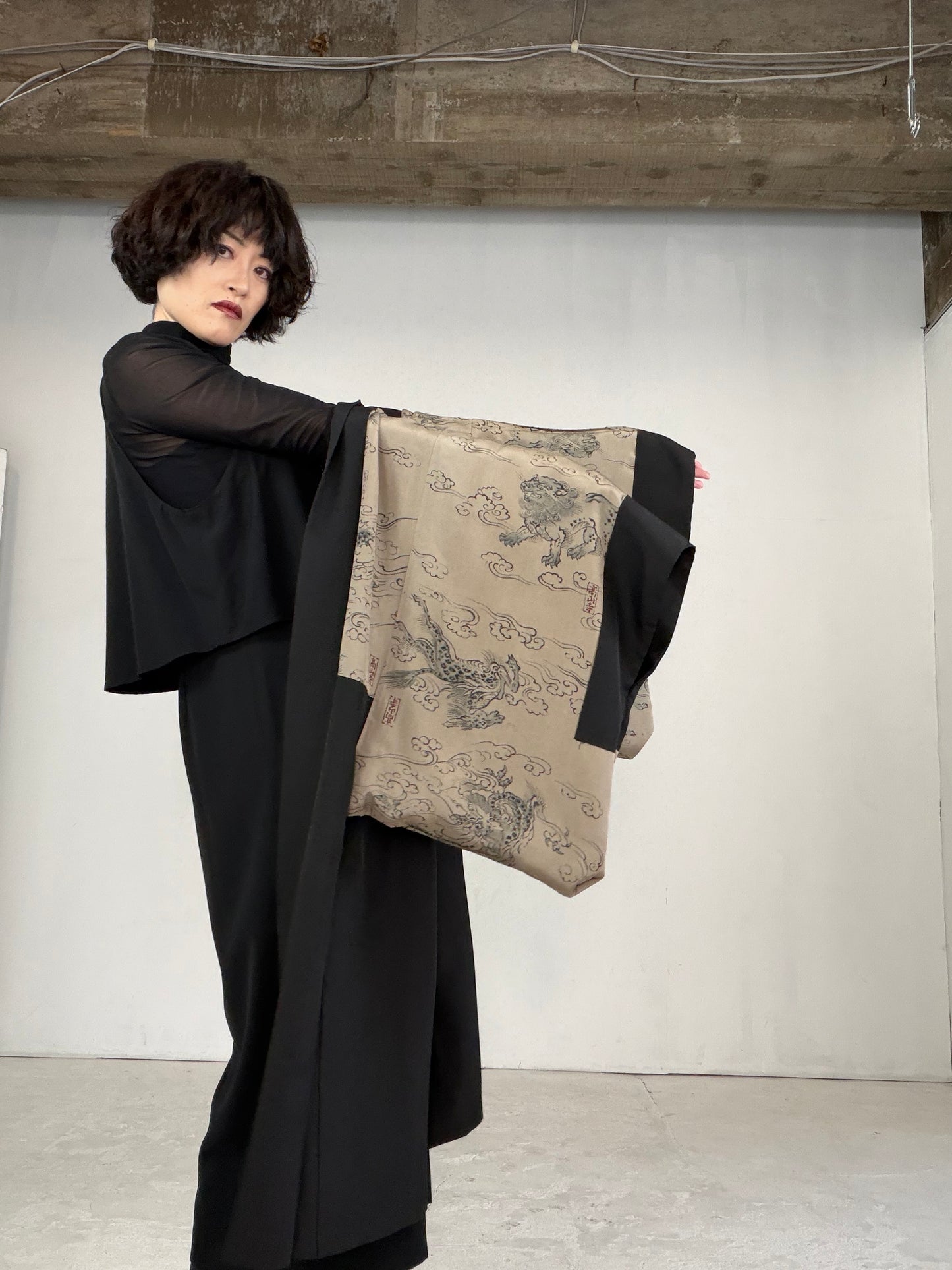 VINTAGE KUROMONTSUKI HAORI "temple, KUR104"