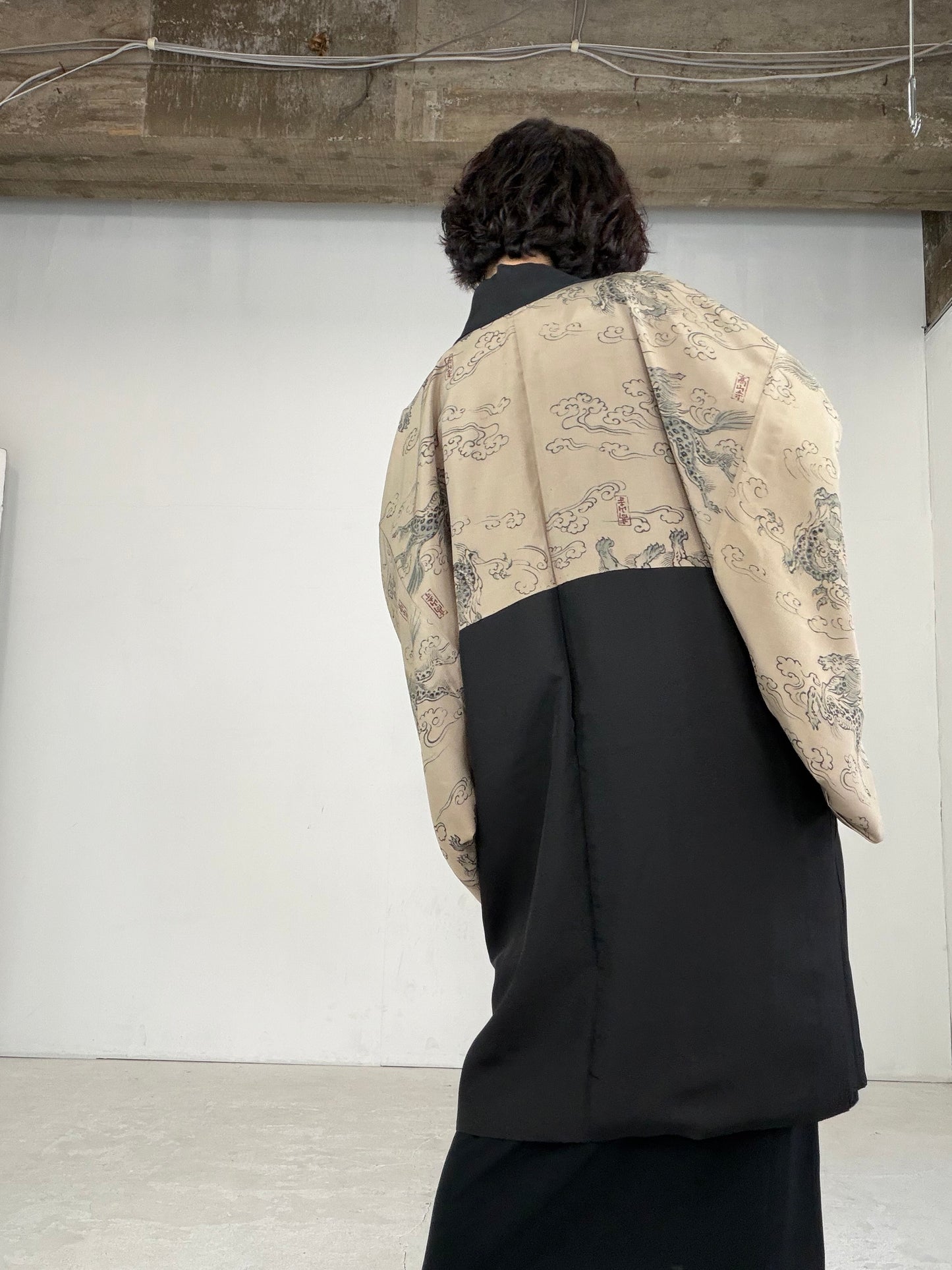 VINTAGE KUROMONTSUKI HAORI "temple, KUR104"