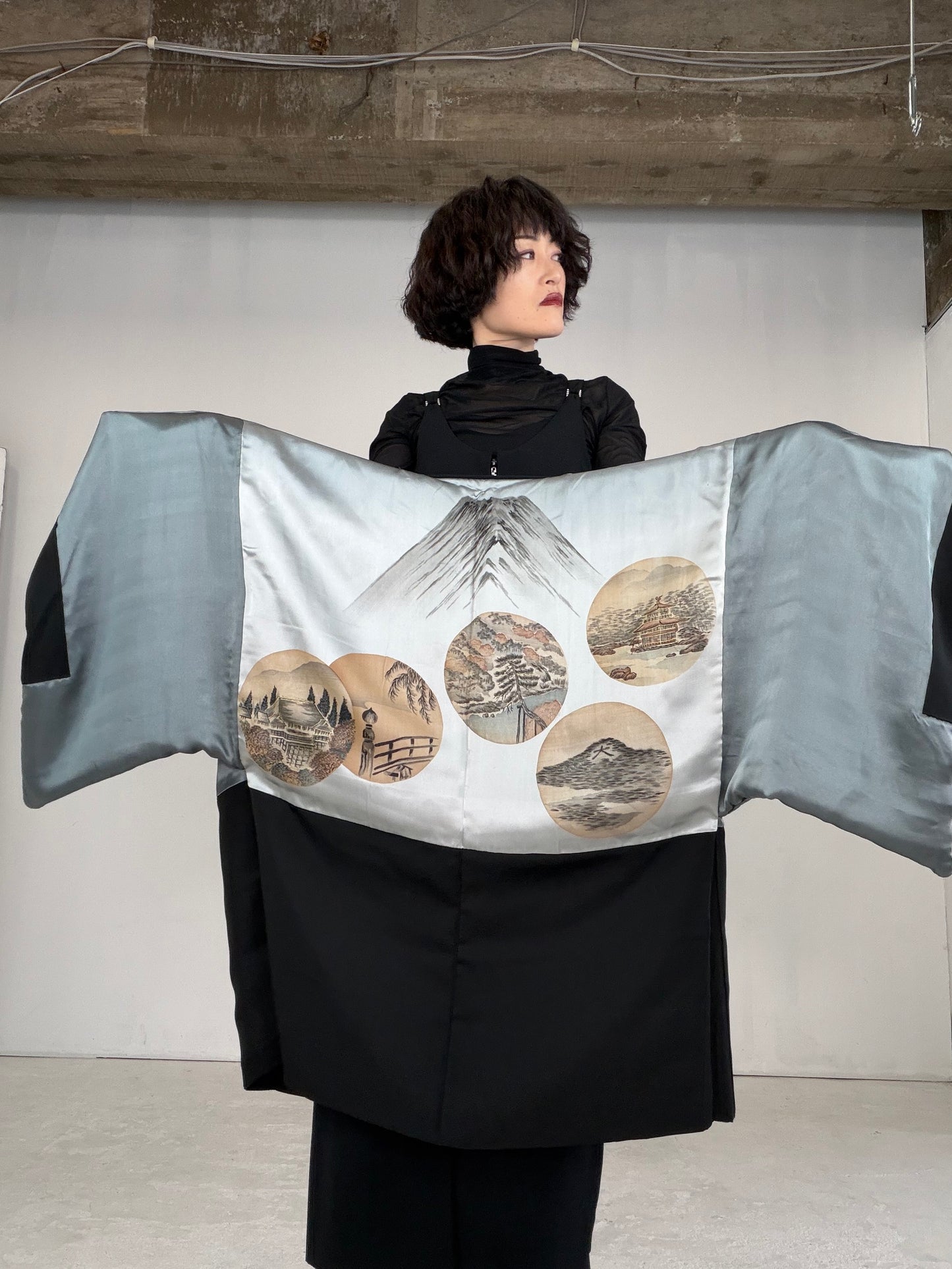 VINTAGE KUROMONTSUKI HAORI "koto-kyoto, KUR105"