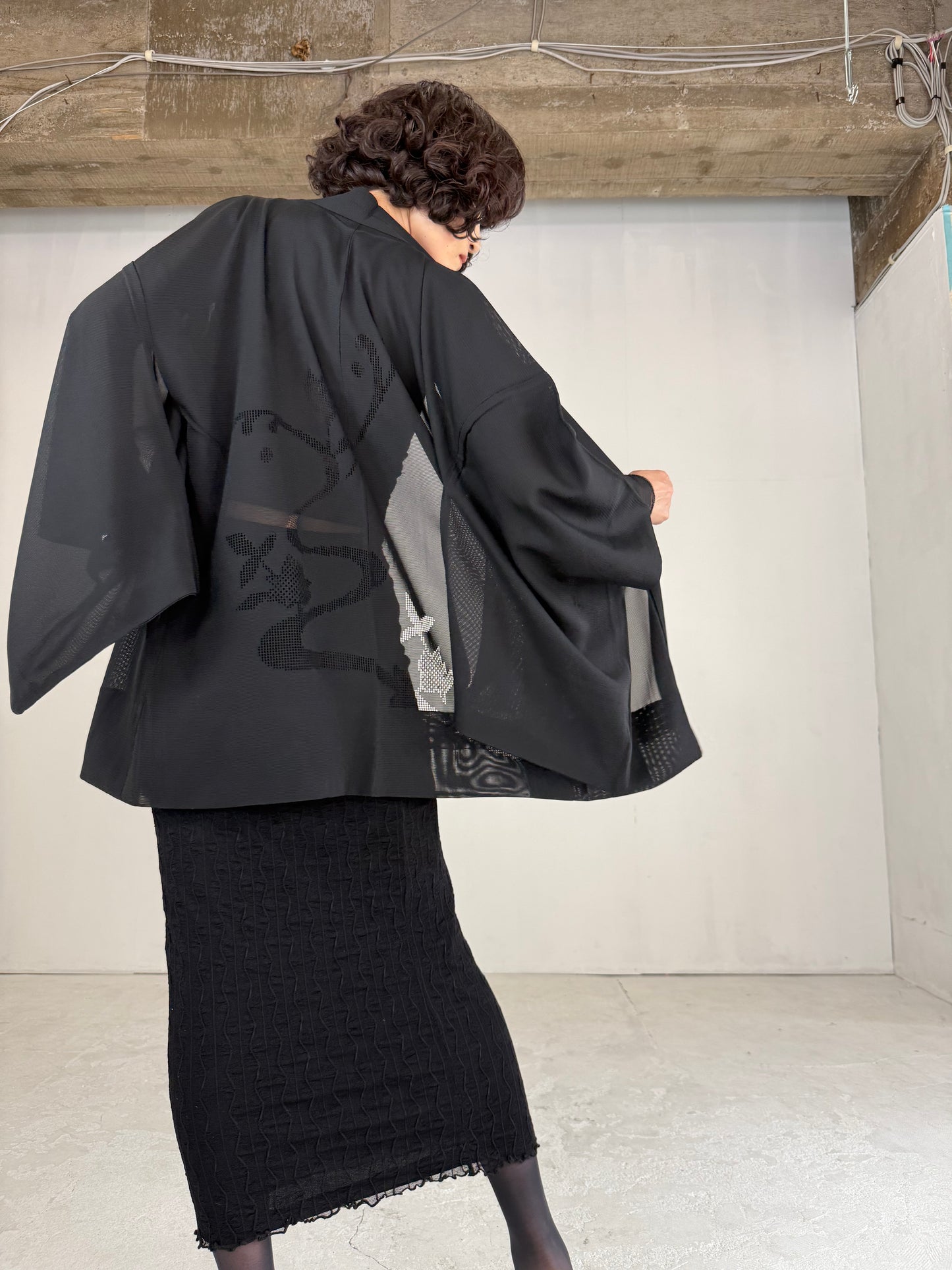 VINTAGE BLACK HAORI SHEER “ro, nami- leaf"