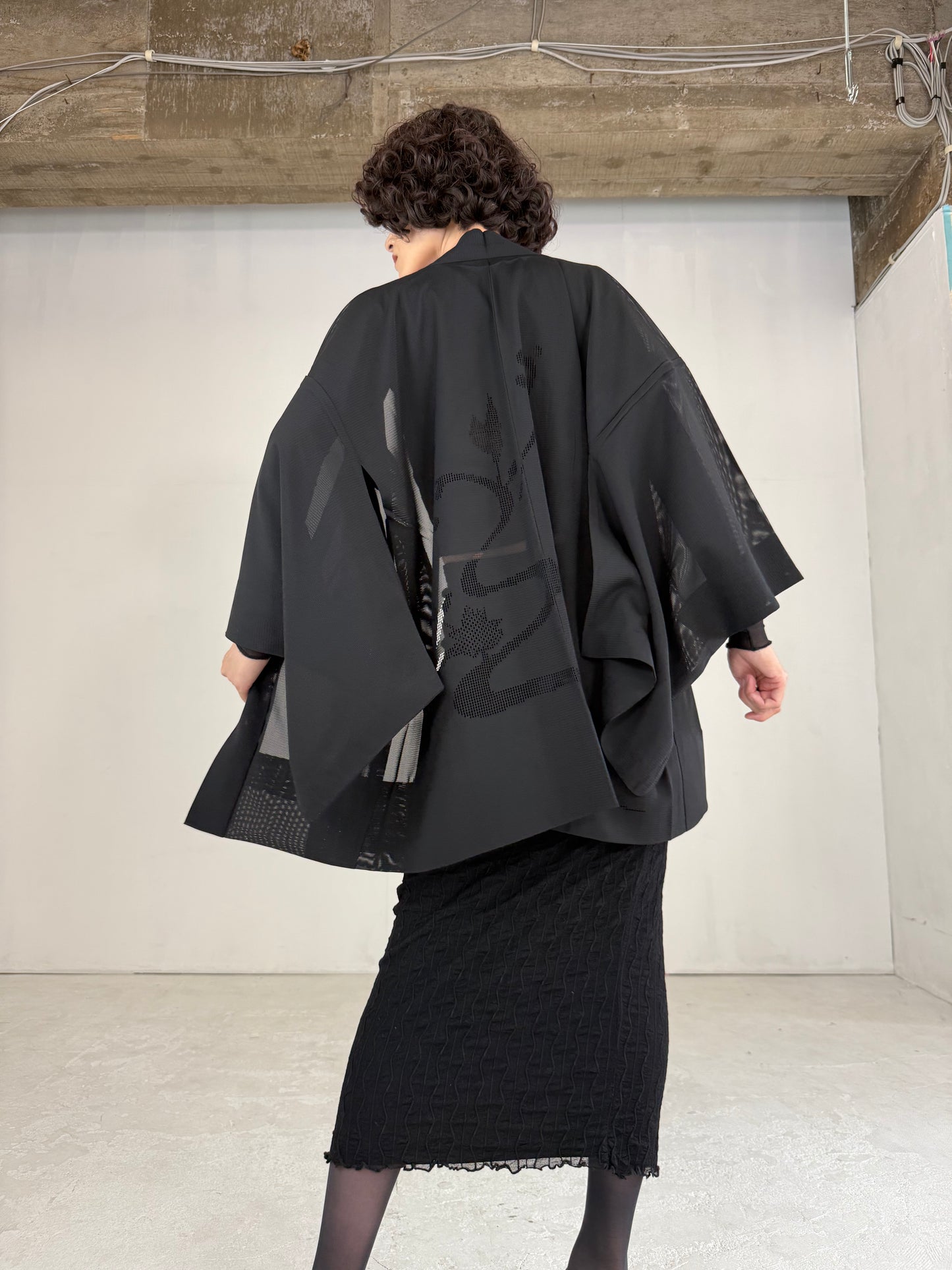 VINTAGE BLACK HAORI SHEER “ro, nami- leaf"