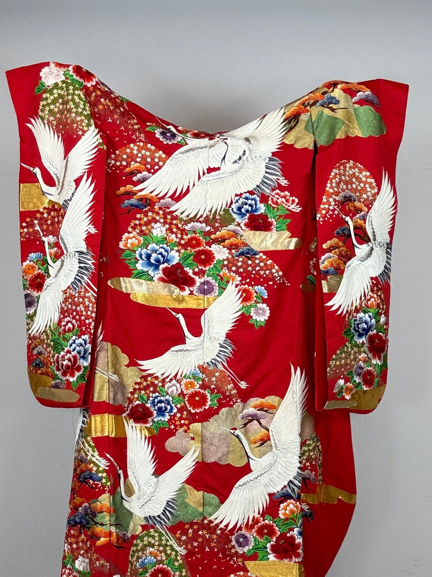 VINTAGE UCHIKAKE "beautiful cranes, red"