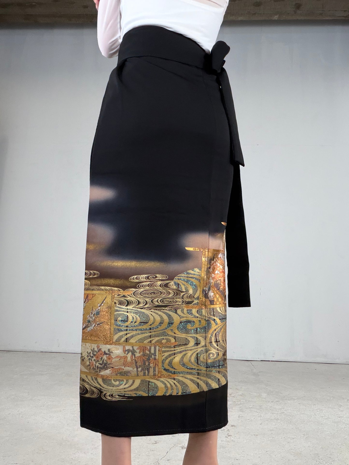 EDO-ZUMA SKIRT UPCYCLED FROM JAPANESE KIMONO "EDO051"