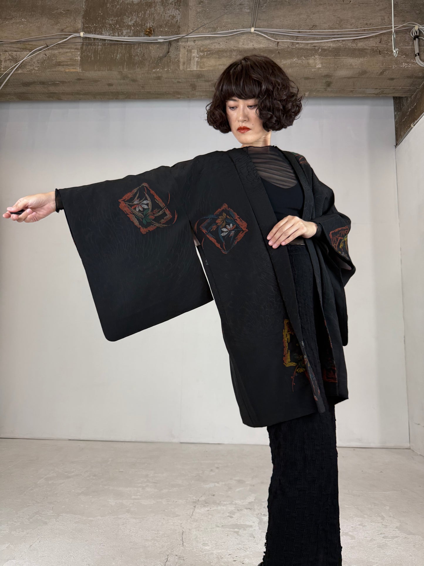 VINTAGE BLACK HAORI "antique, good condition, kamon"