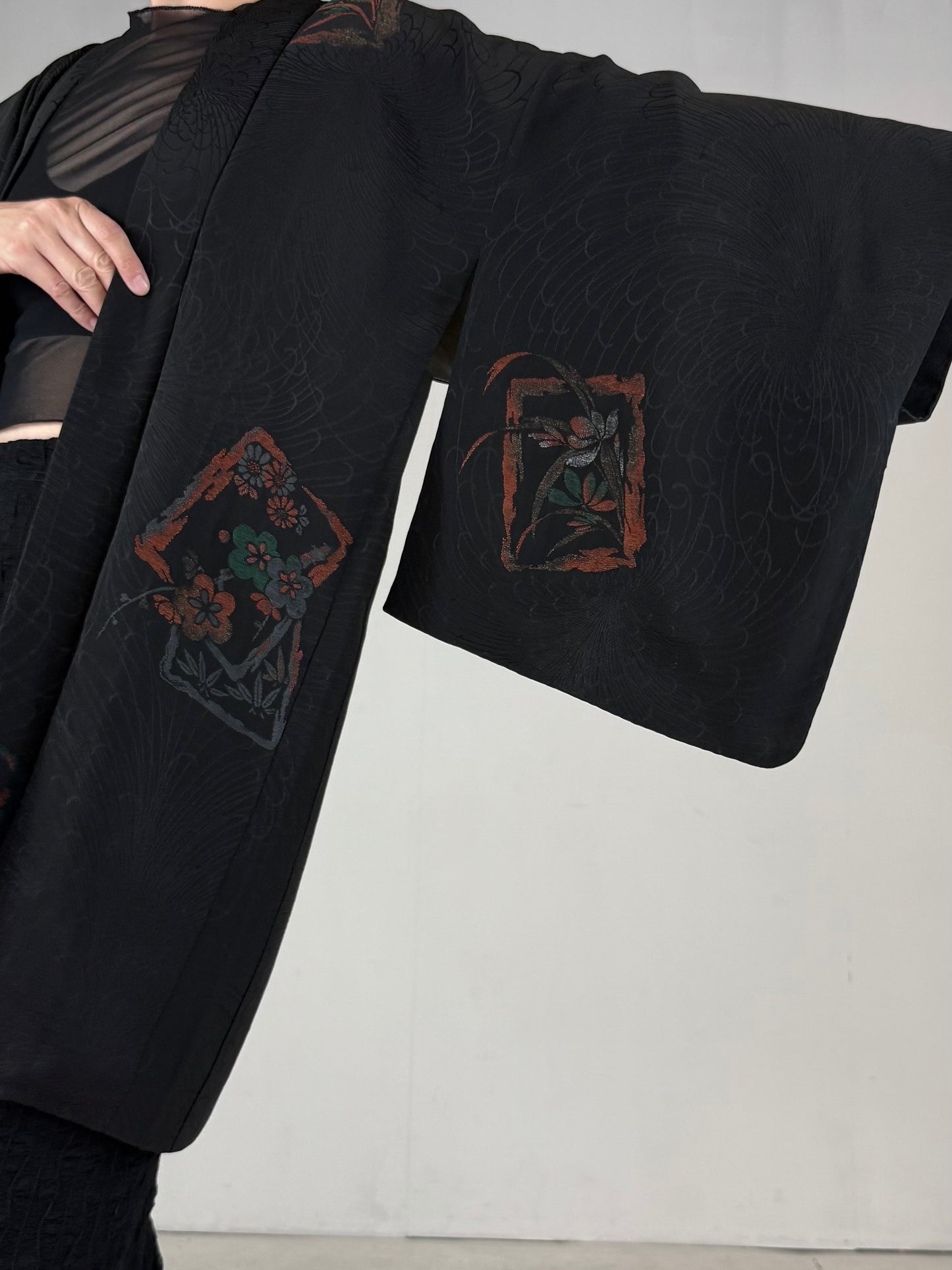 VINTAGE BLACK HAORI "antique, good condition, kamon"