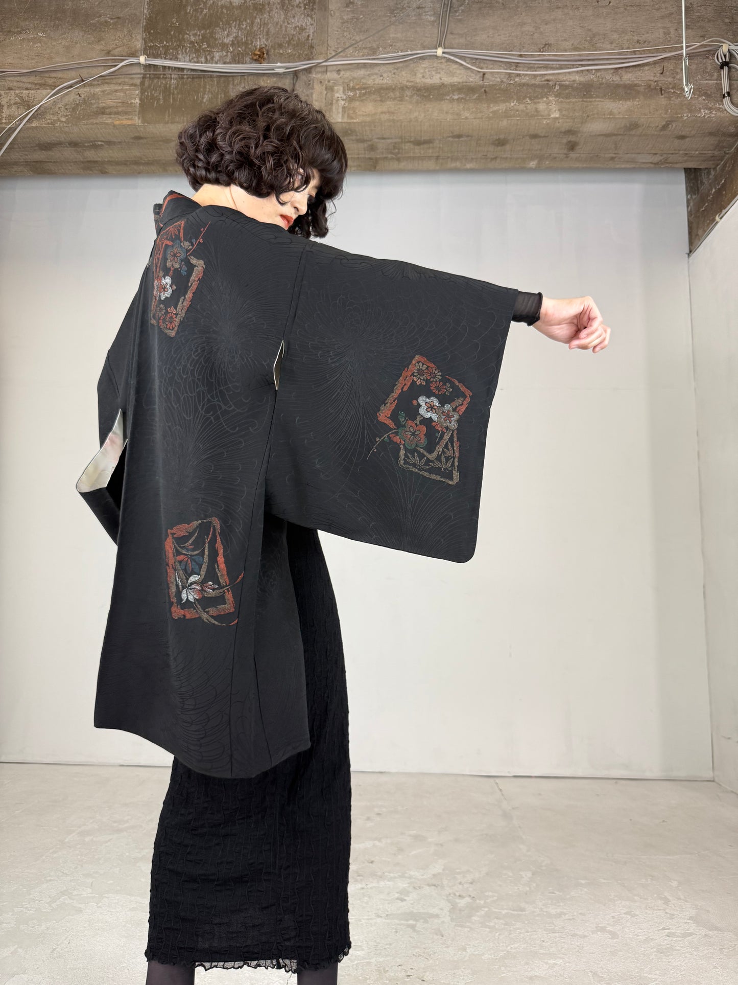 VINTAGE BLACK HAORI "antique, good condition, kamon"