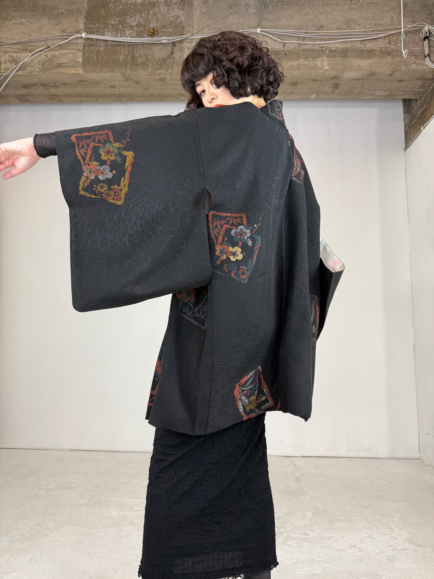 VINTAGE BLACK HAORI "antique, good condition, kamon"