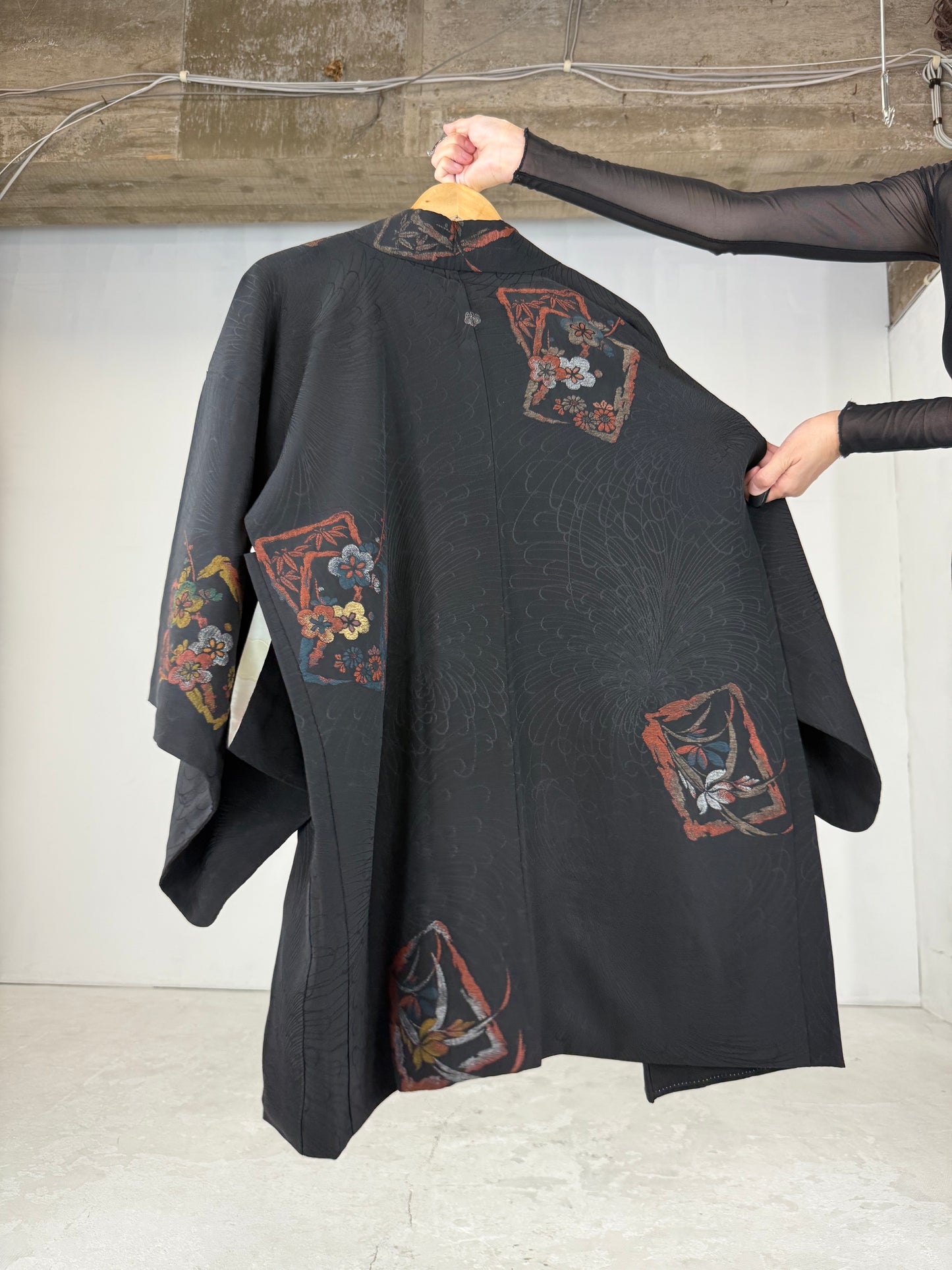 VINTAGE BLACK HAORI "antique, good condition, kamon"