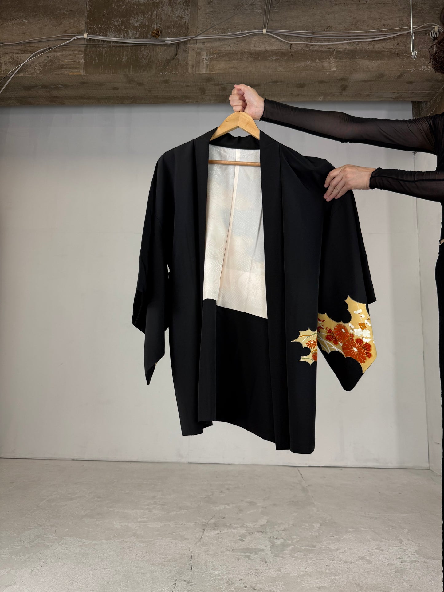 VINTAGE BLACK HAORI "shikinohana"