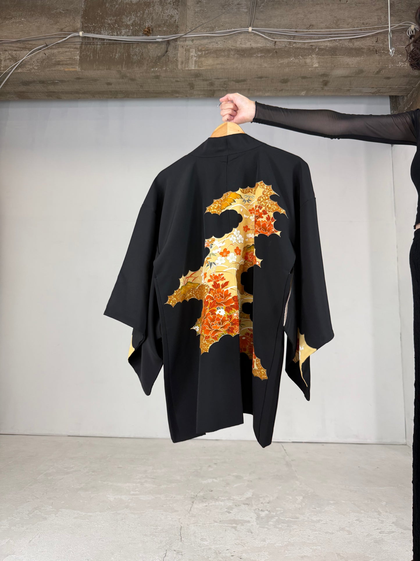 VINTAGE BLACK HAORI "shikinohana"