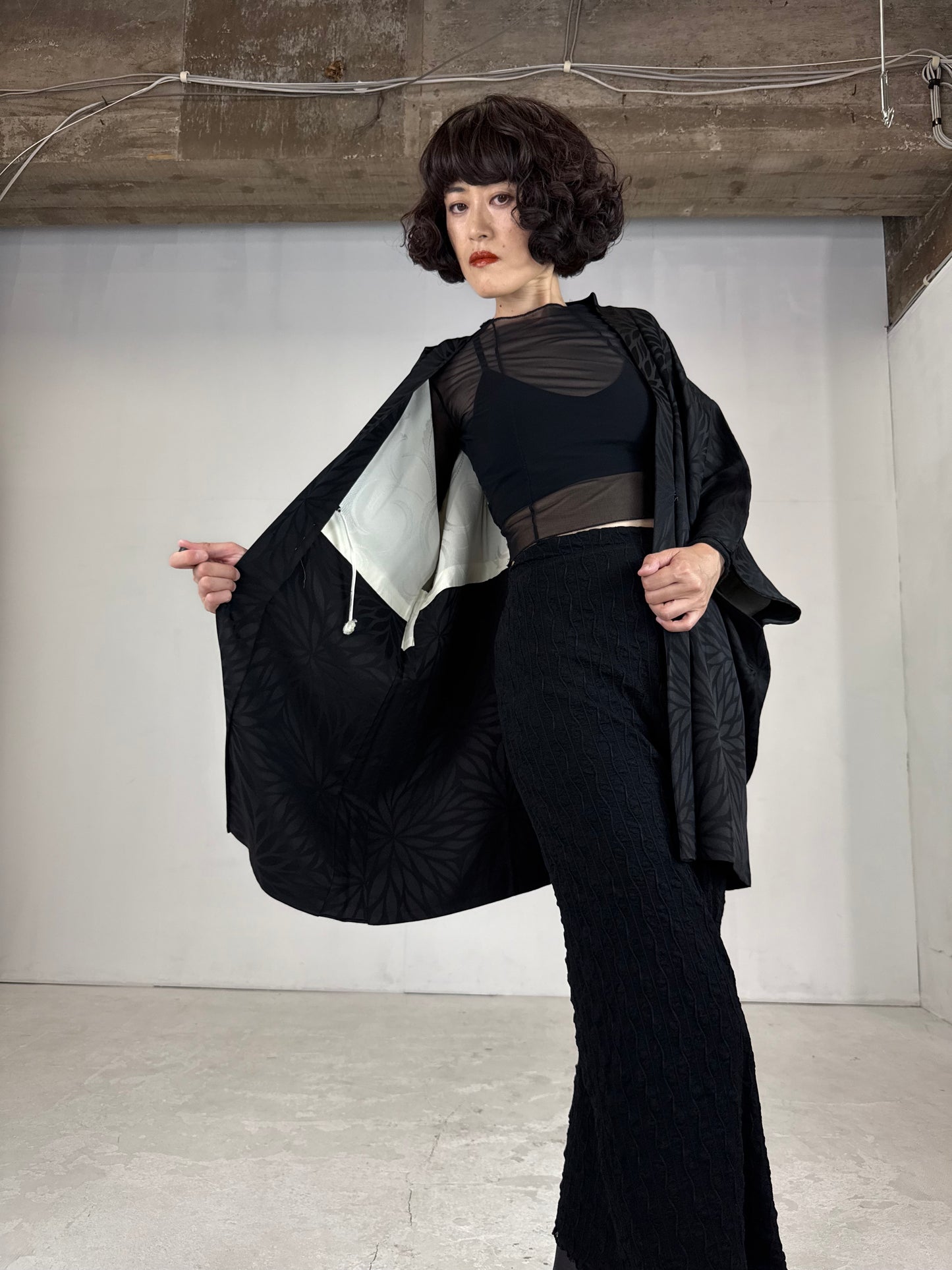 VINTAGE BLACK HAORI "ground pattern, dynamic kiku"