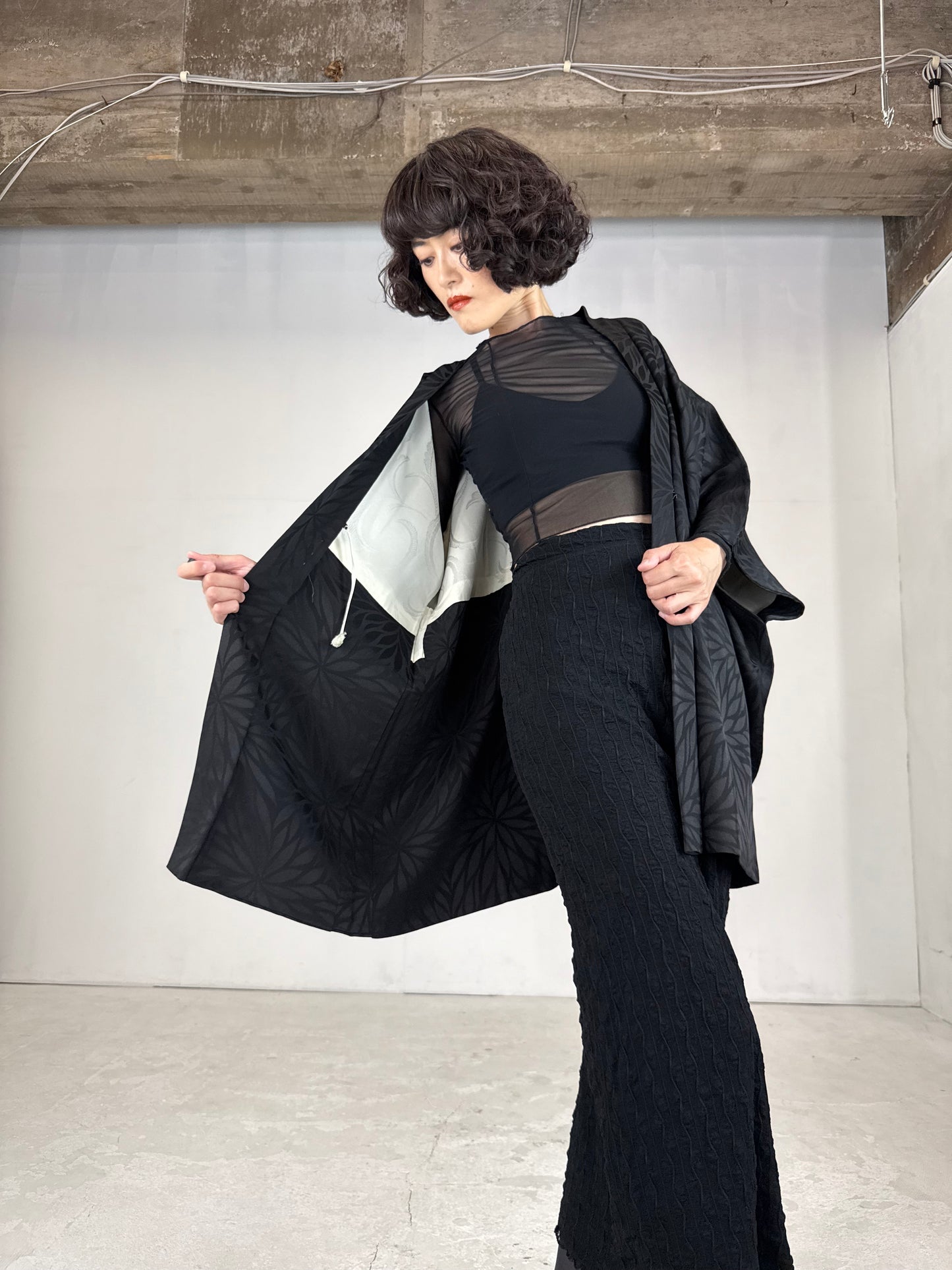 VINTAGE BLACK HAORI "ground pattern, dynamic kiku"