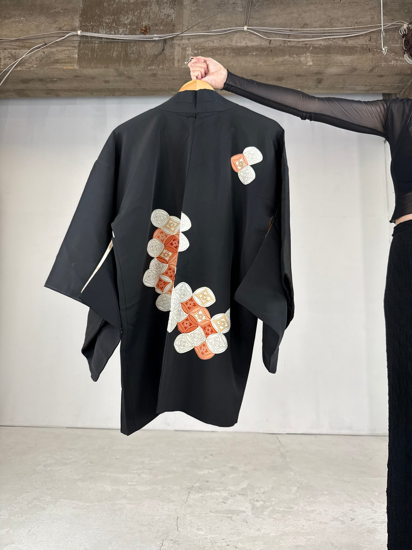 VINTAGE BLACK HAORI "shippo, beautiful inner pattern"