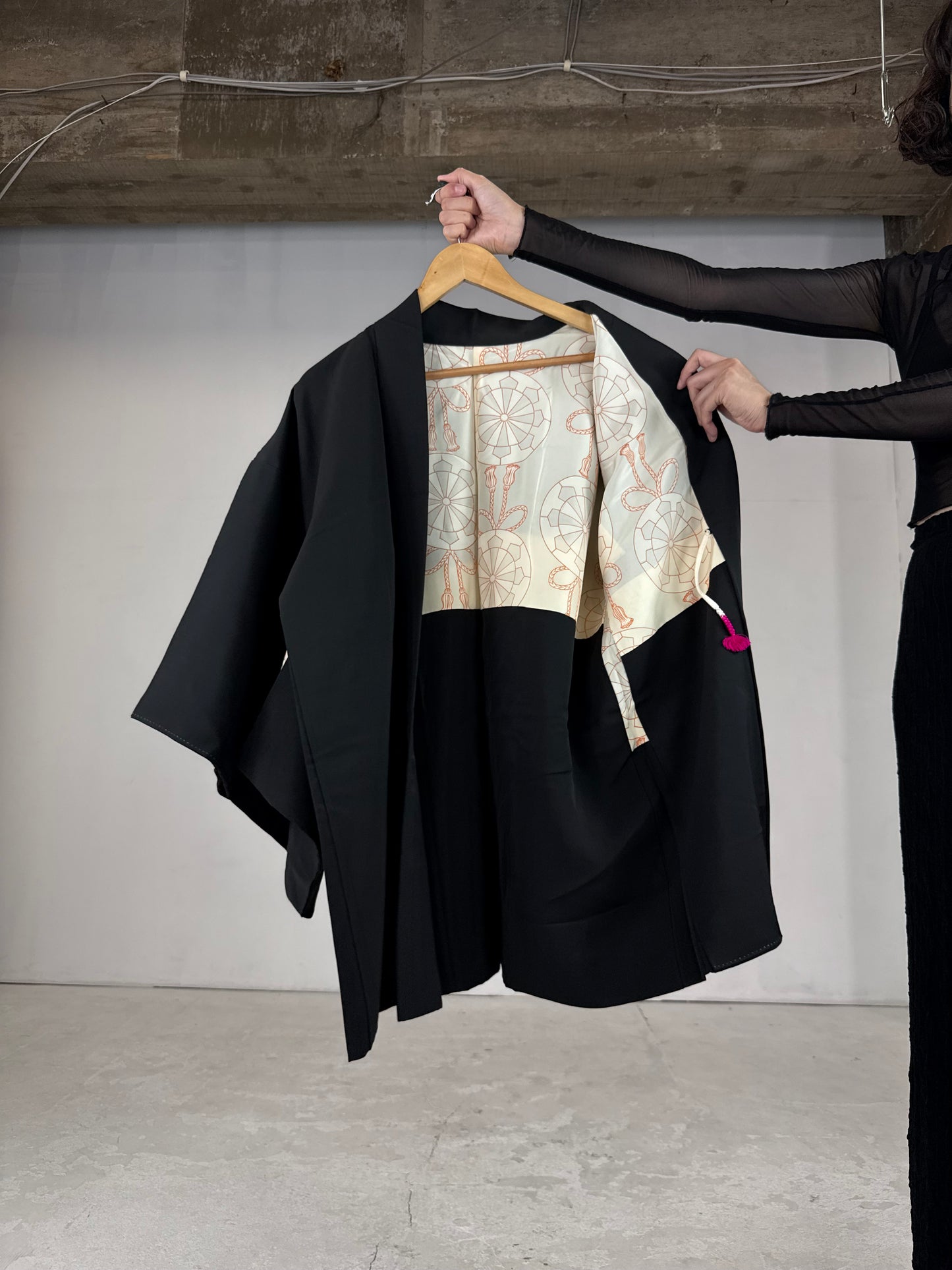 VINTAGE BLACK HAORI "shippo, beautiful inner pattern"