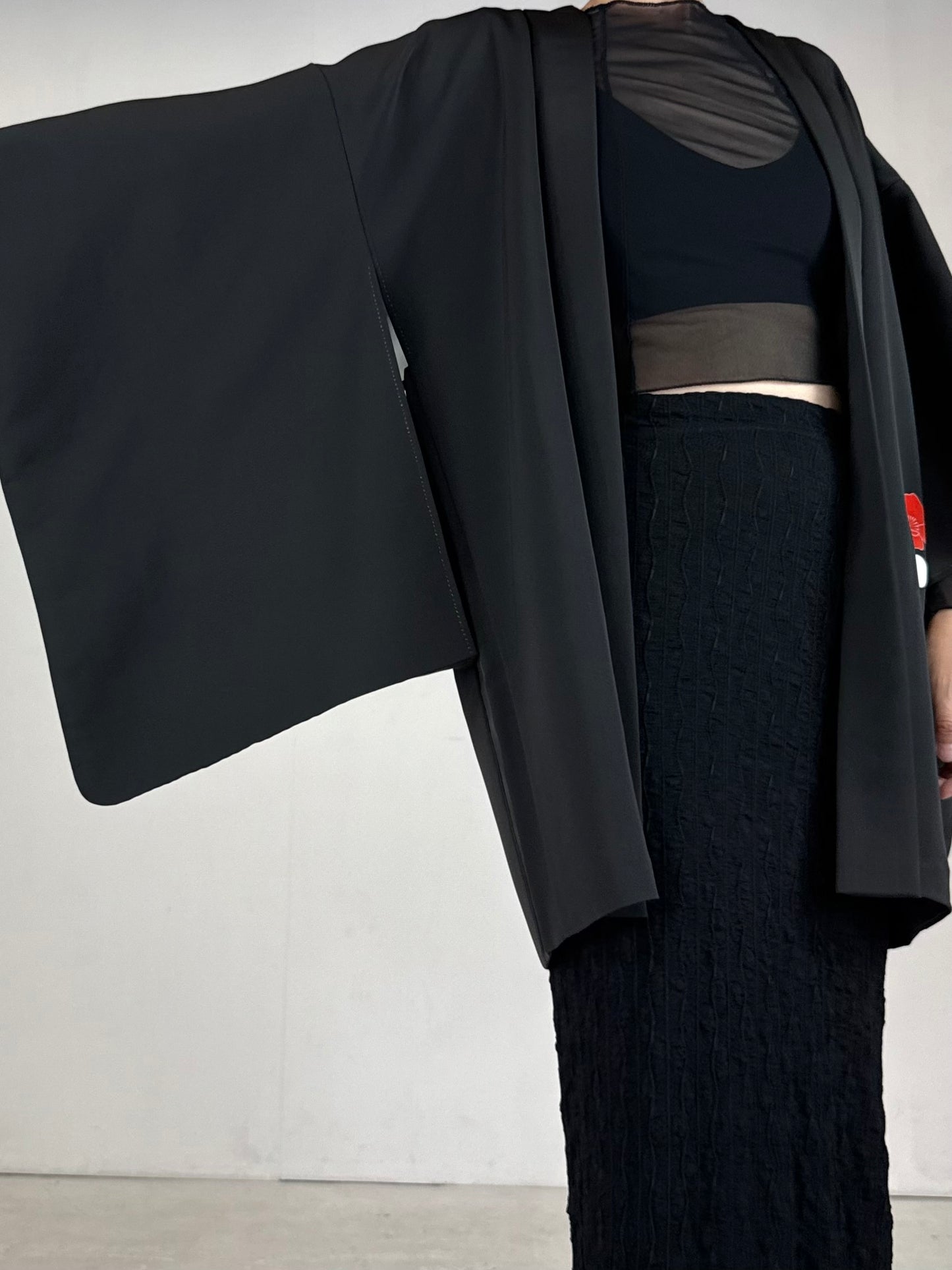 VINTAGE BLACK HAORI "red-youbana, Impressive design, kamon "