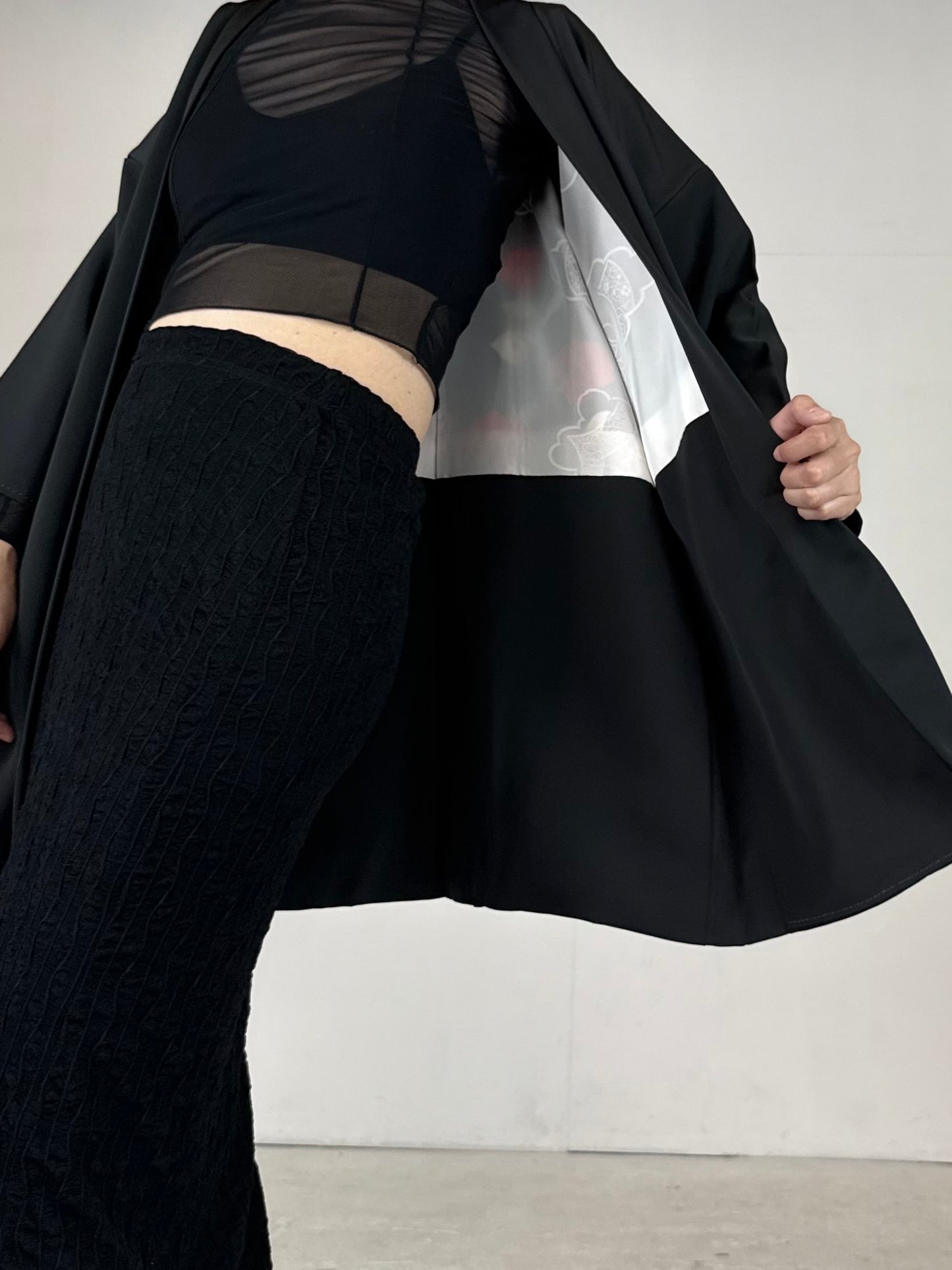 VINTAGE BLACK HAORI "red-youbana, Impressive design, kamon "