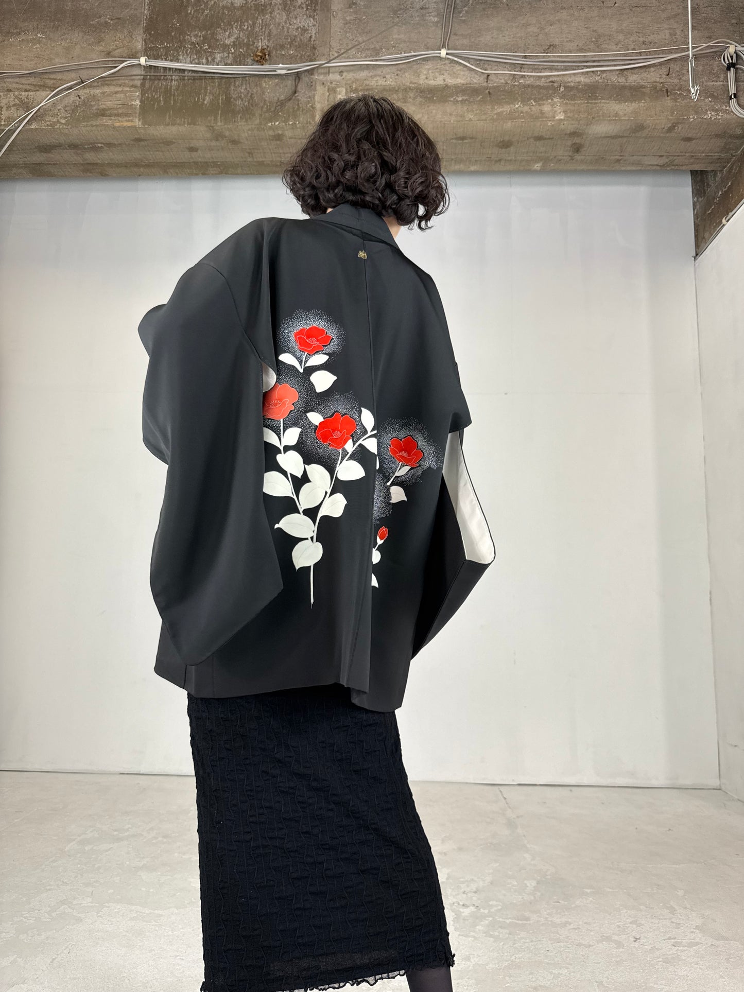 VINTAGE BLACK HAORI "red-youbana, Impressive design, kamon "