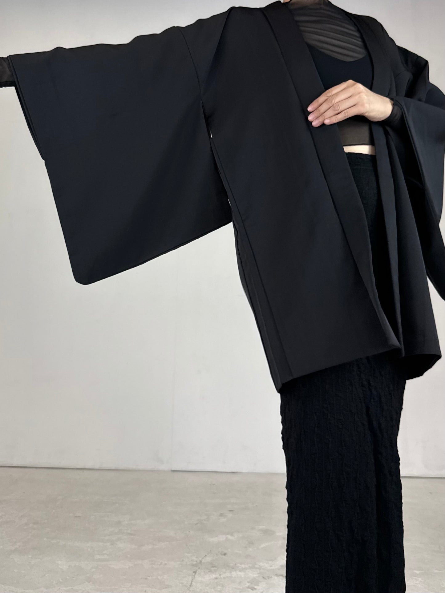 VINTAGE BLACK HAORI "inside-itoguruma, red"