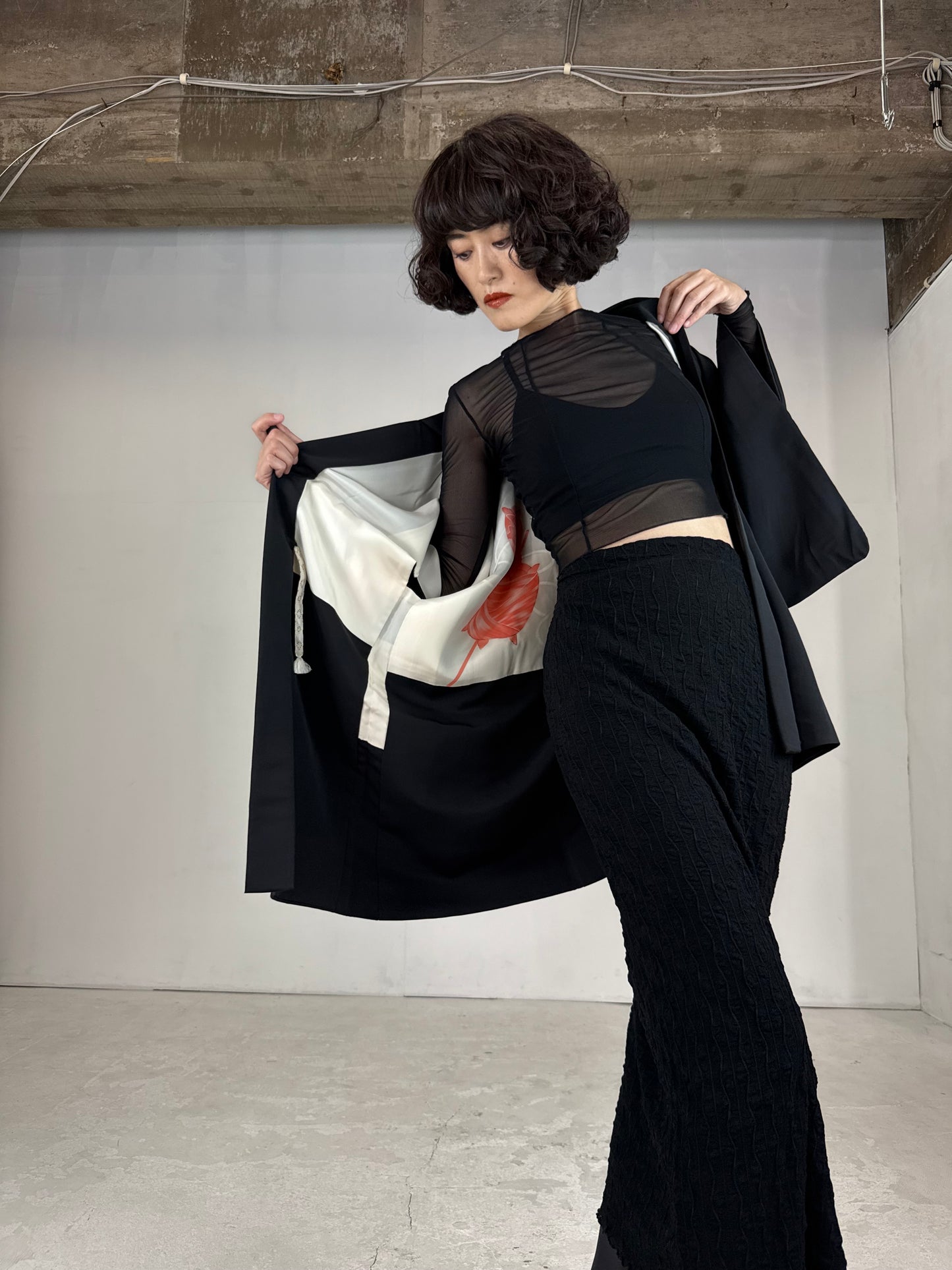 VINTAGE BLACK HAORI "inside-itoguruma, red"