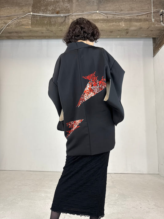 VINTAGE BLACK HAORI "inside-itoguruma, red"