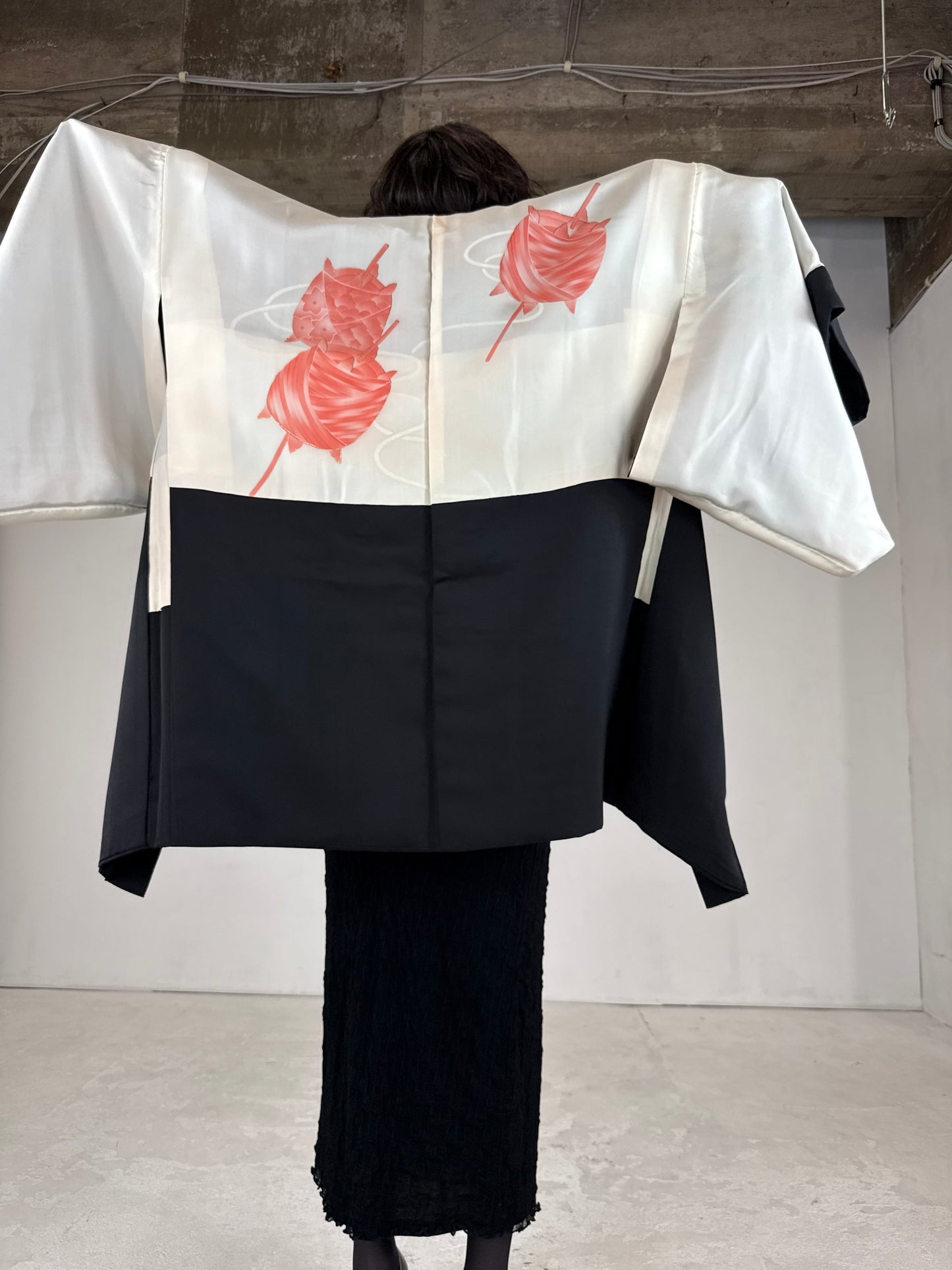 VINTAGE BLACK HAORI "inside-itoguruma, red"