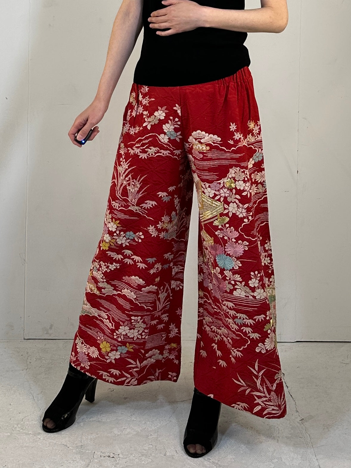 small size_KIMONO DRESSY elastic waist pants upcycled from Japanese kimono (antique red) & Tsuke-eri