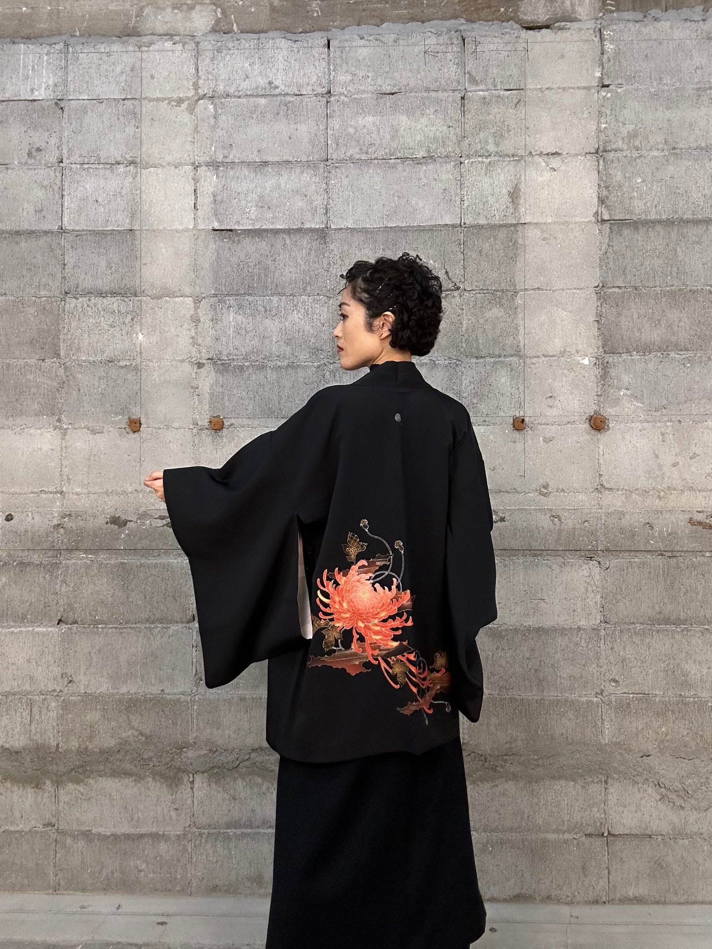 BLACK HAORI "009 Kiku(chrysanthemum) flowers"