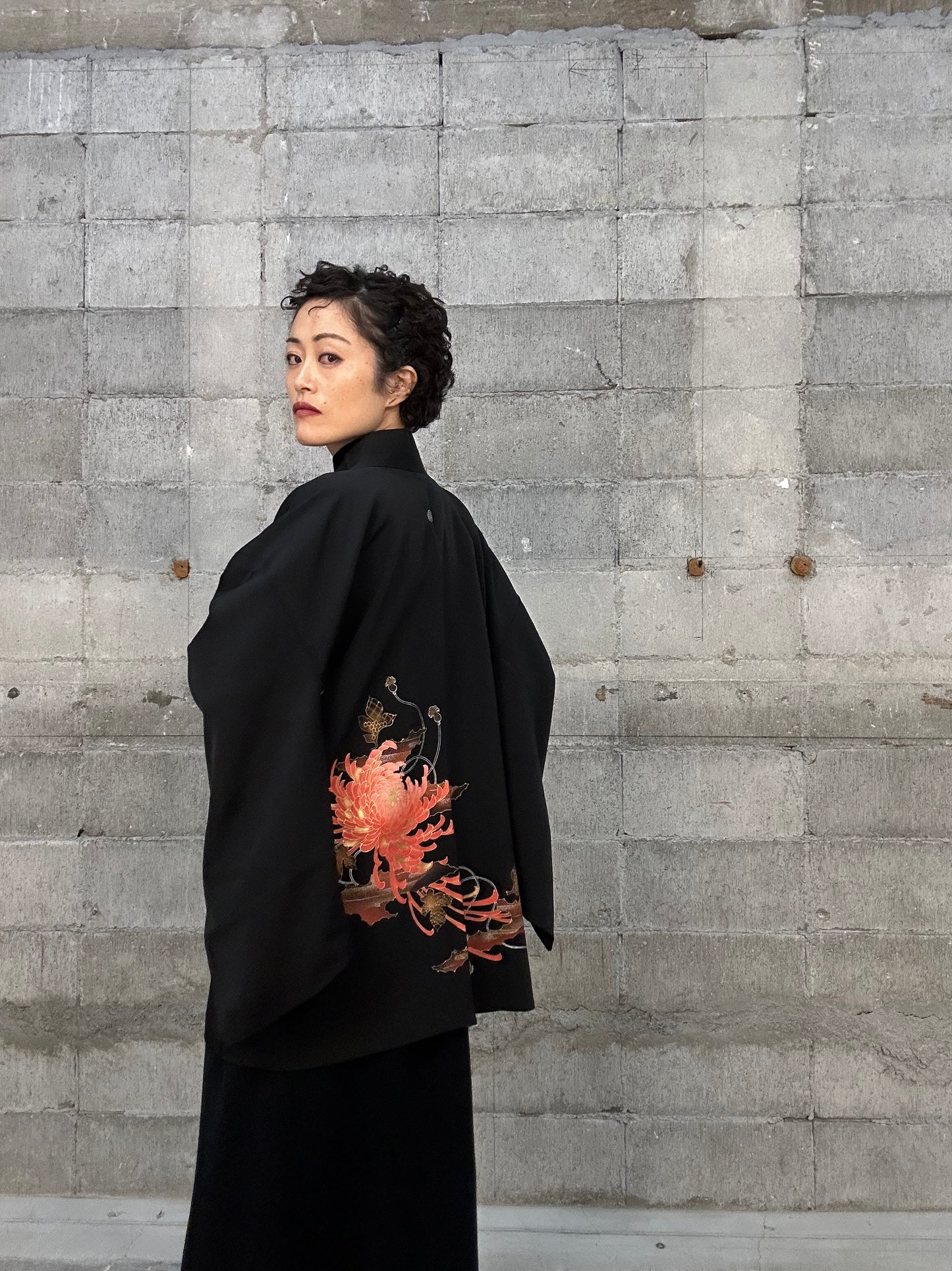 BLACK HAORI "009 Kiku(chrysanthemum) flowers"