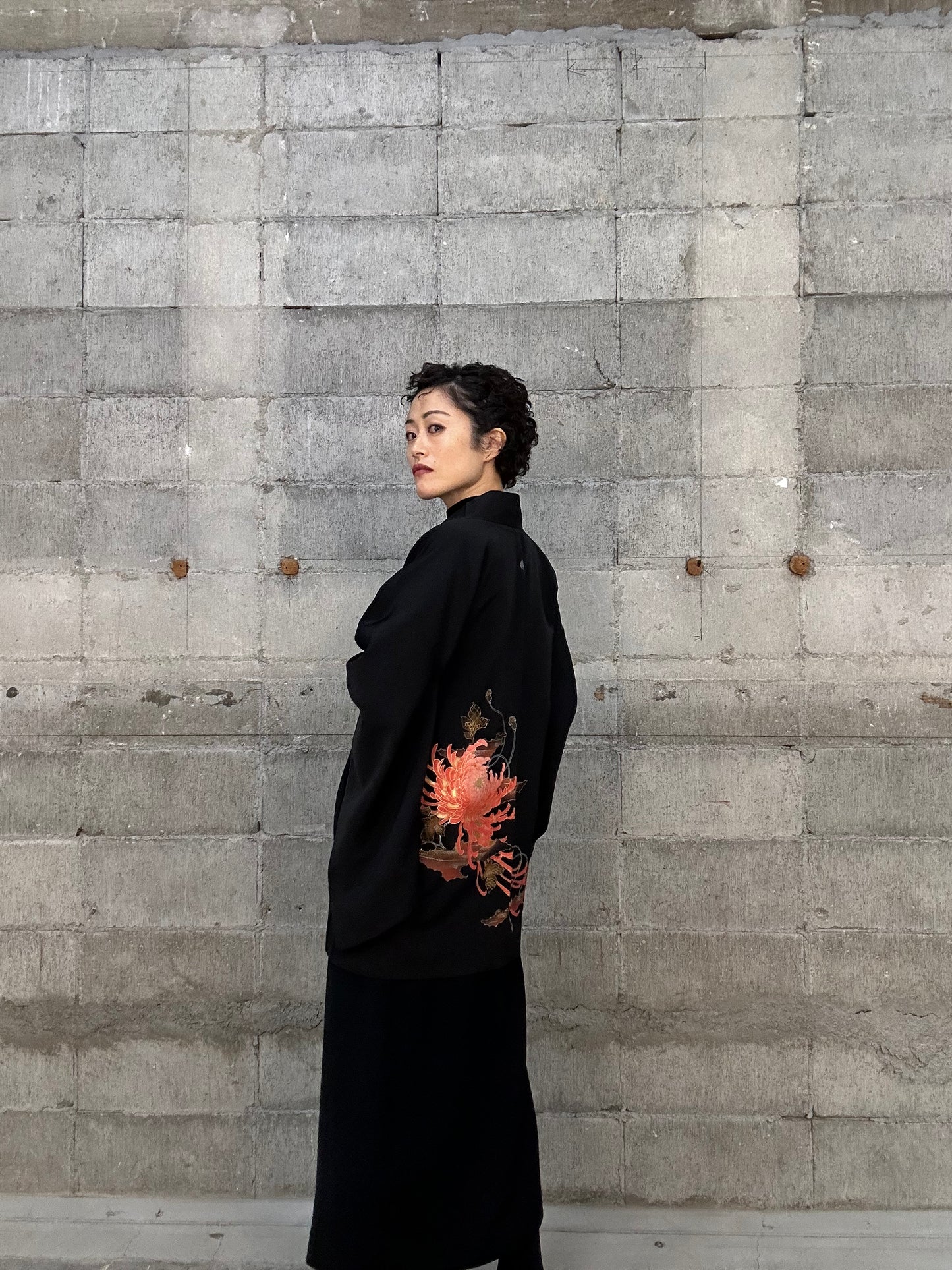 BLACK HAORI "009 Kiku(chrysanthemum) flowers"